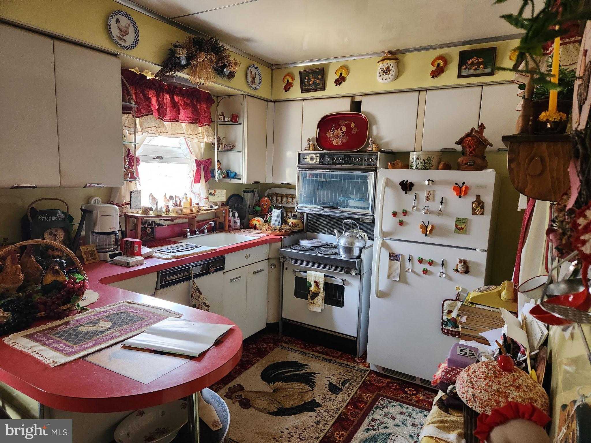 503 E Broad St photo 3