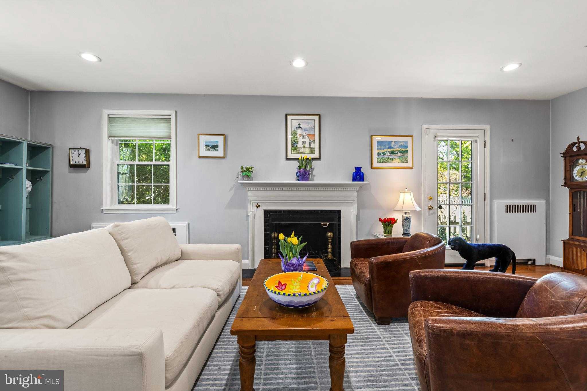 702 W Melrose Ave photo 10