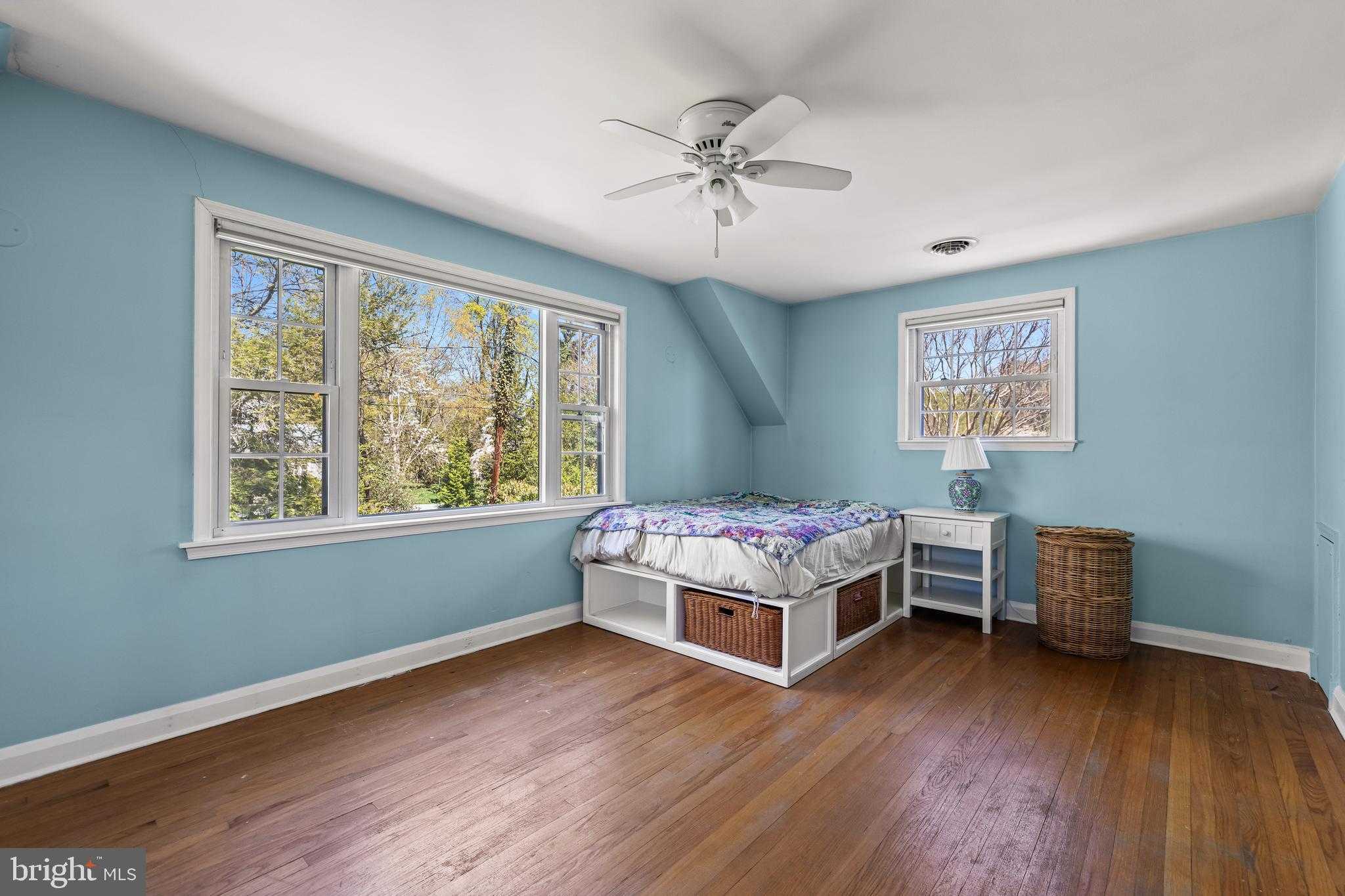 702 W Melrose Ave photo 42