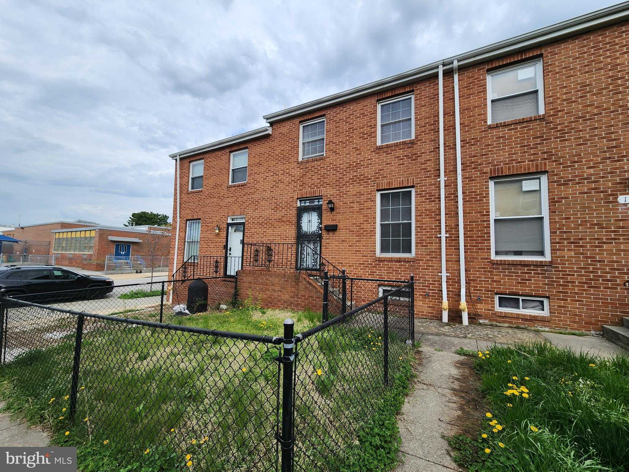 1129 Willinger CT photo 3