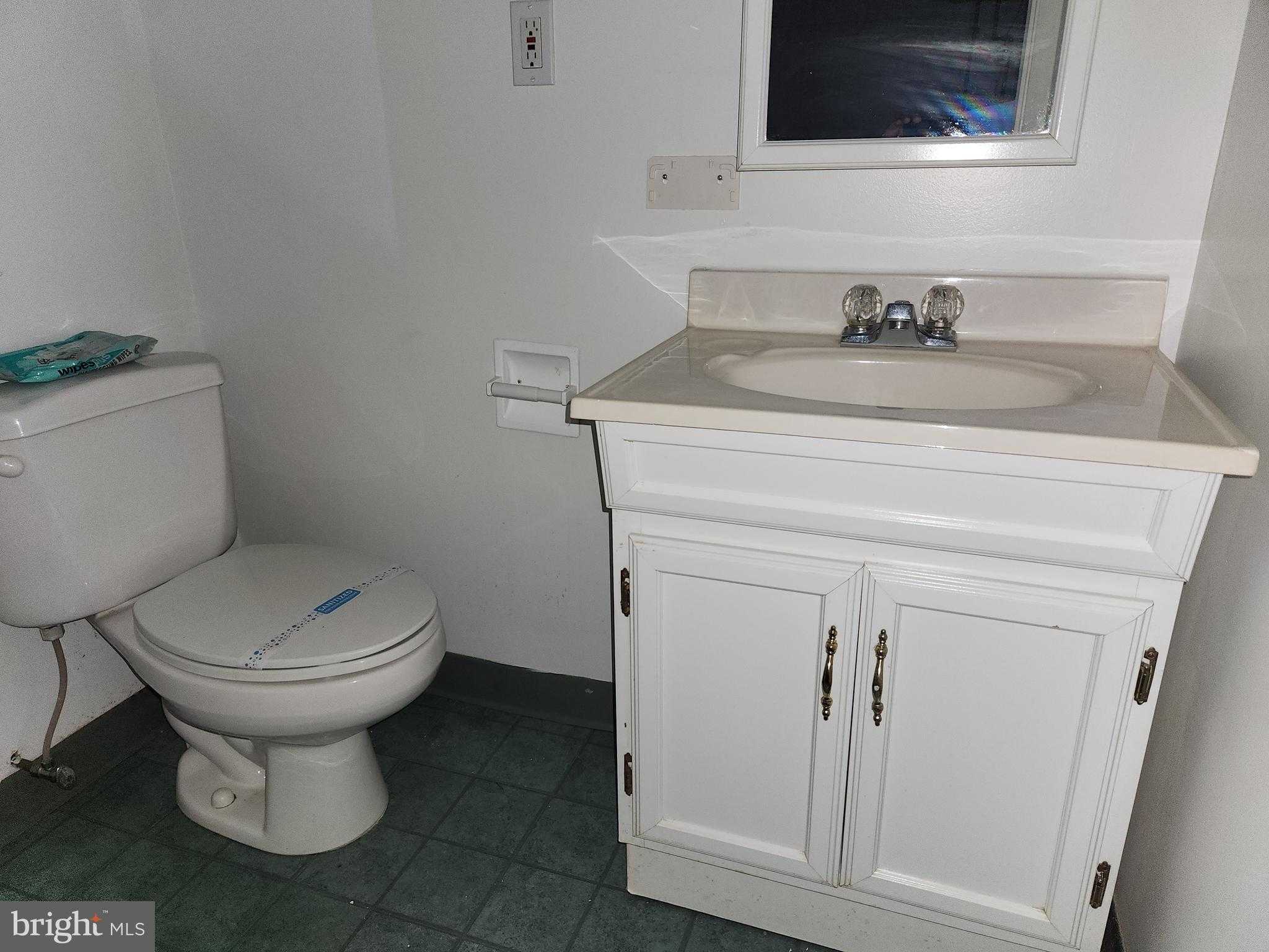 1129 Willinger CT photo 30