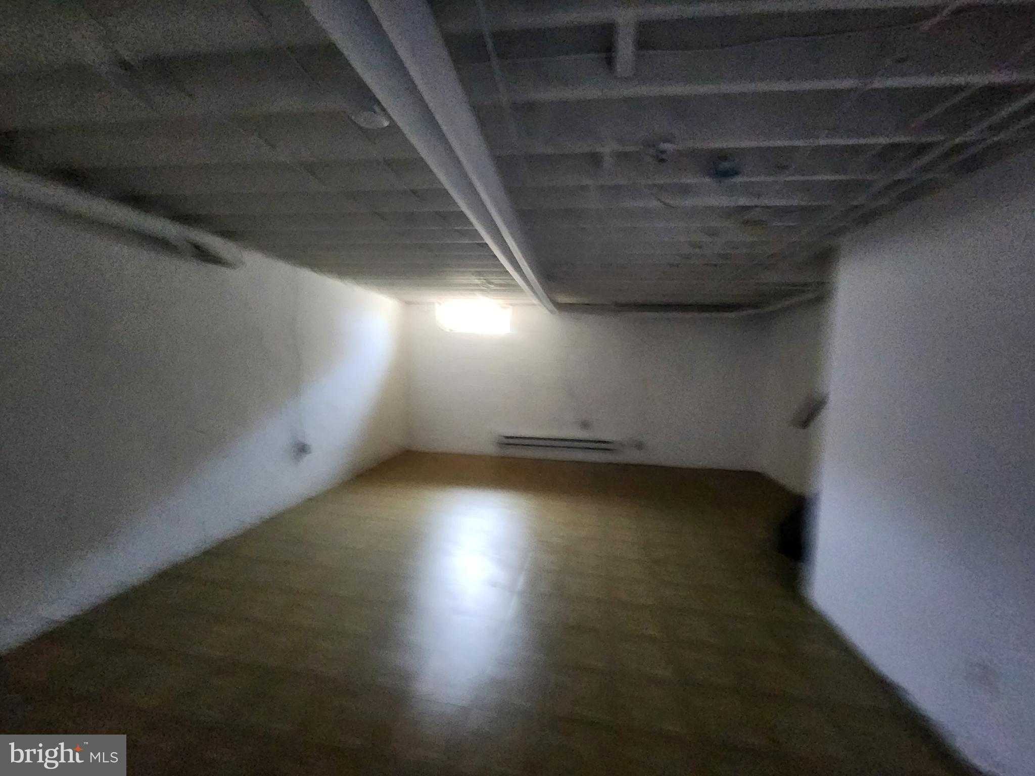 1129 Willinger CT photo 33