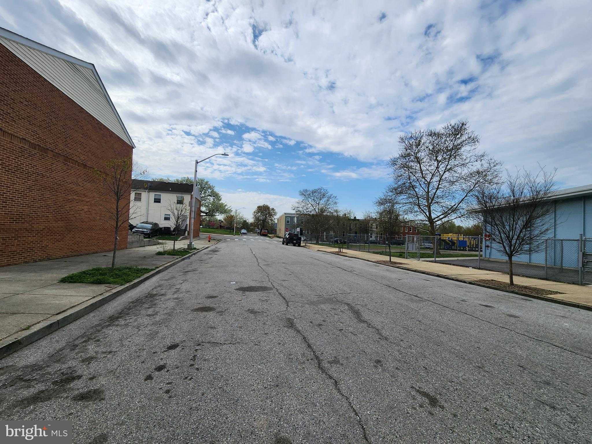 1129 Willinger CT photo 34