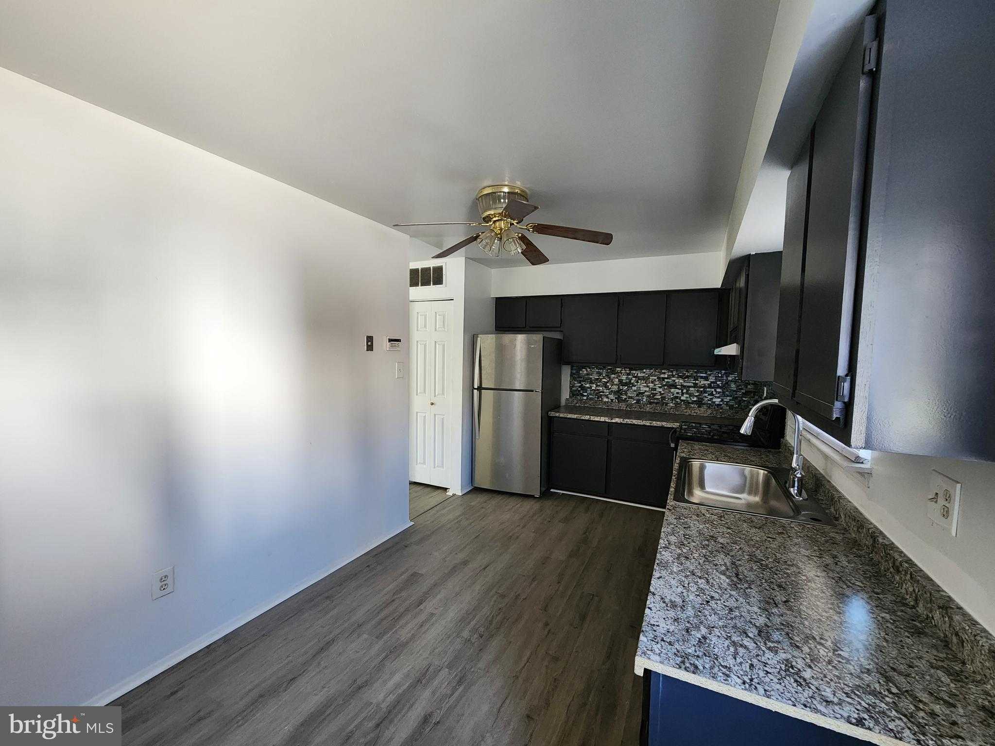 1129 Willinger CT photo 4