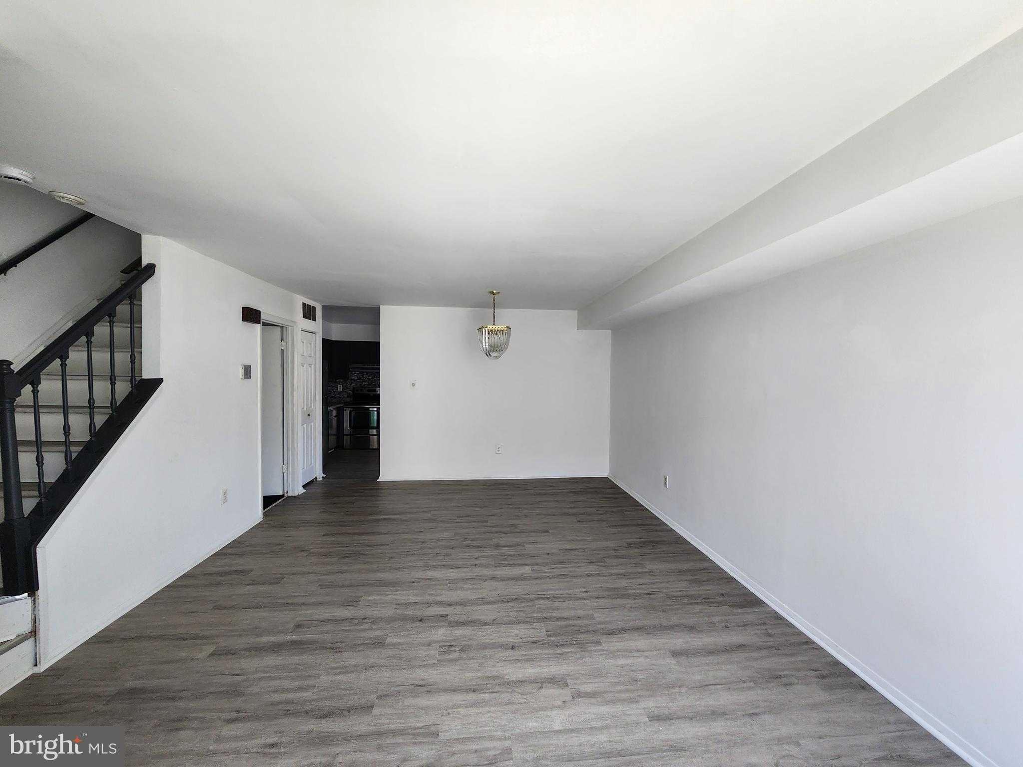 1129 Willinger CT photo 8