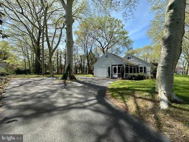 208 Powell Ave photo 7