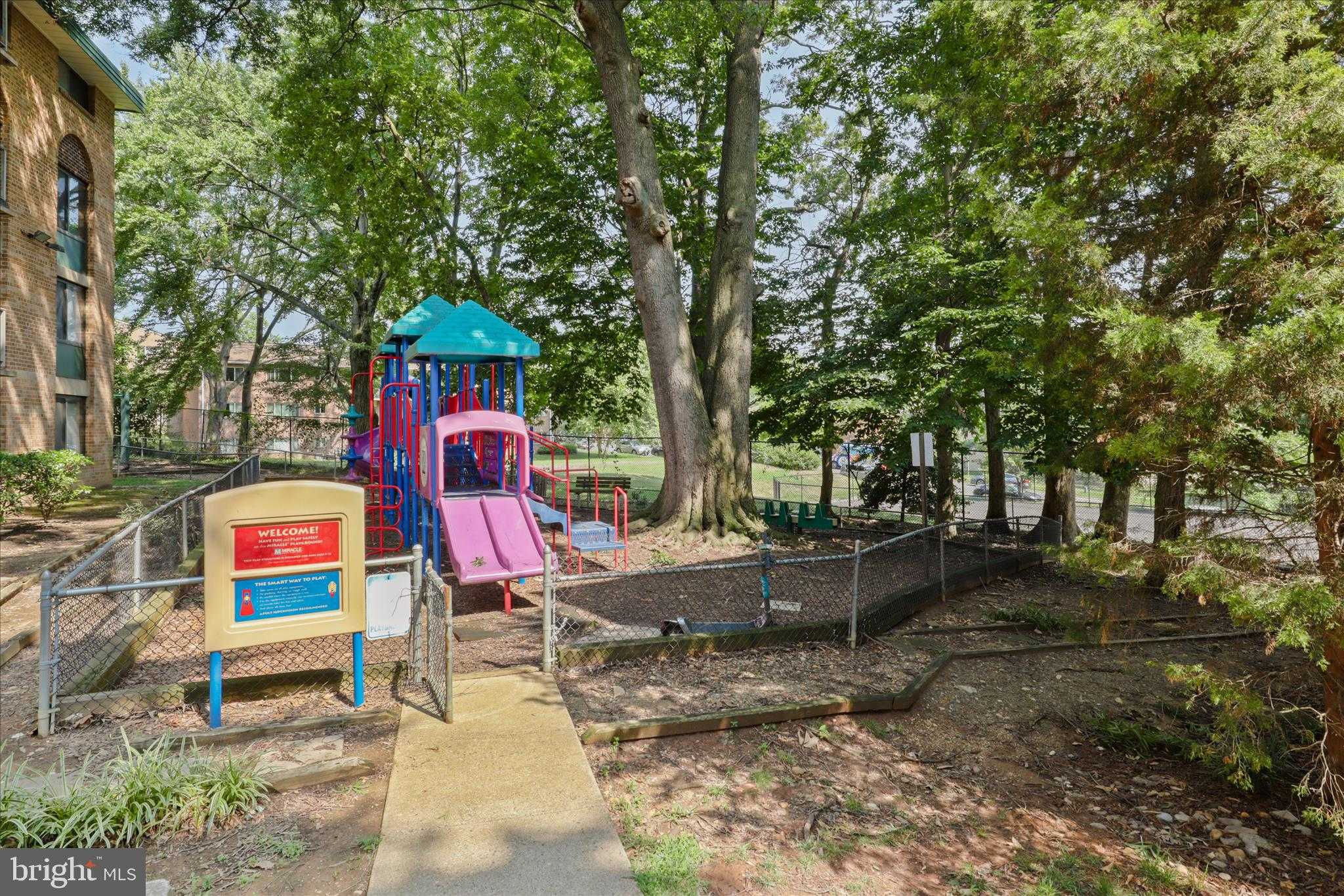 509 N Armistead St photo 28