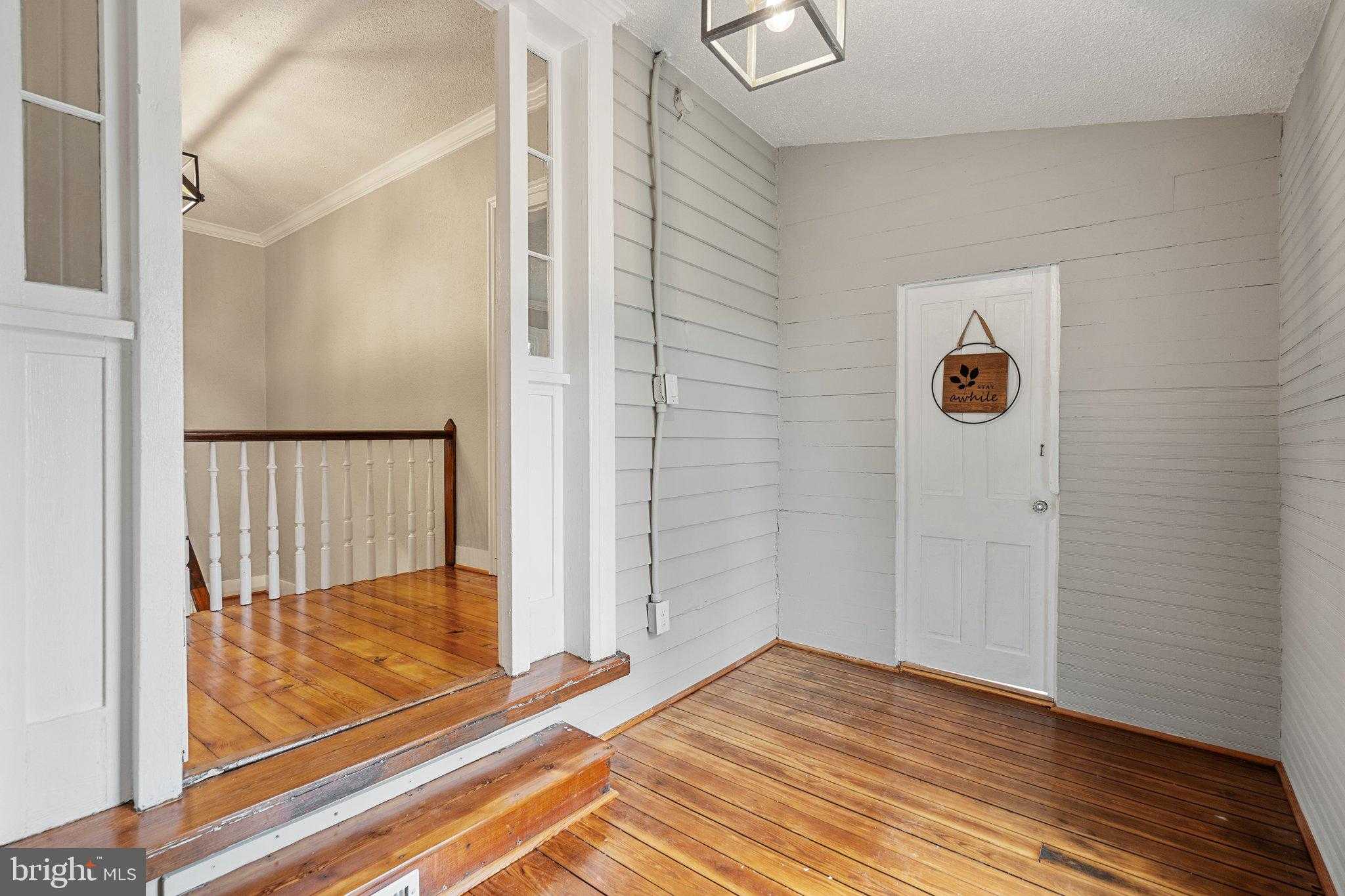 105 E Washington St photo 55