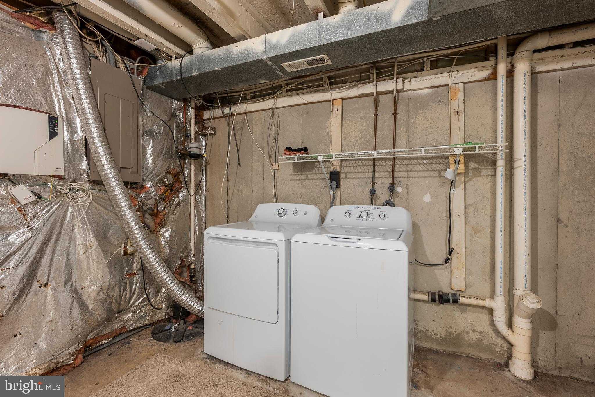 330 Fullerton Pl photo 31