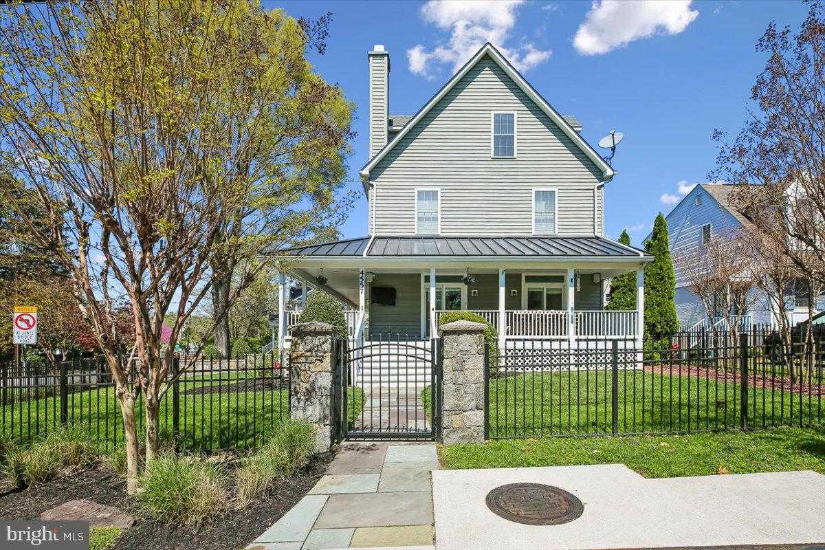 4557 Fairfield Dr photo 3