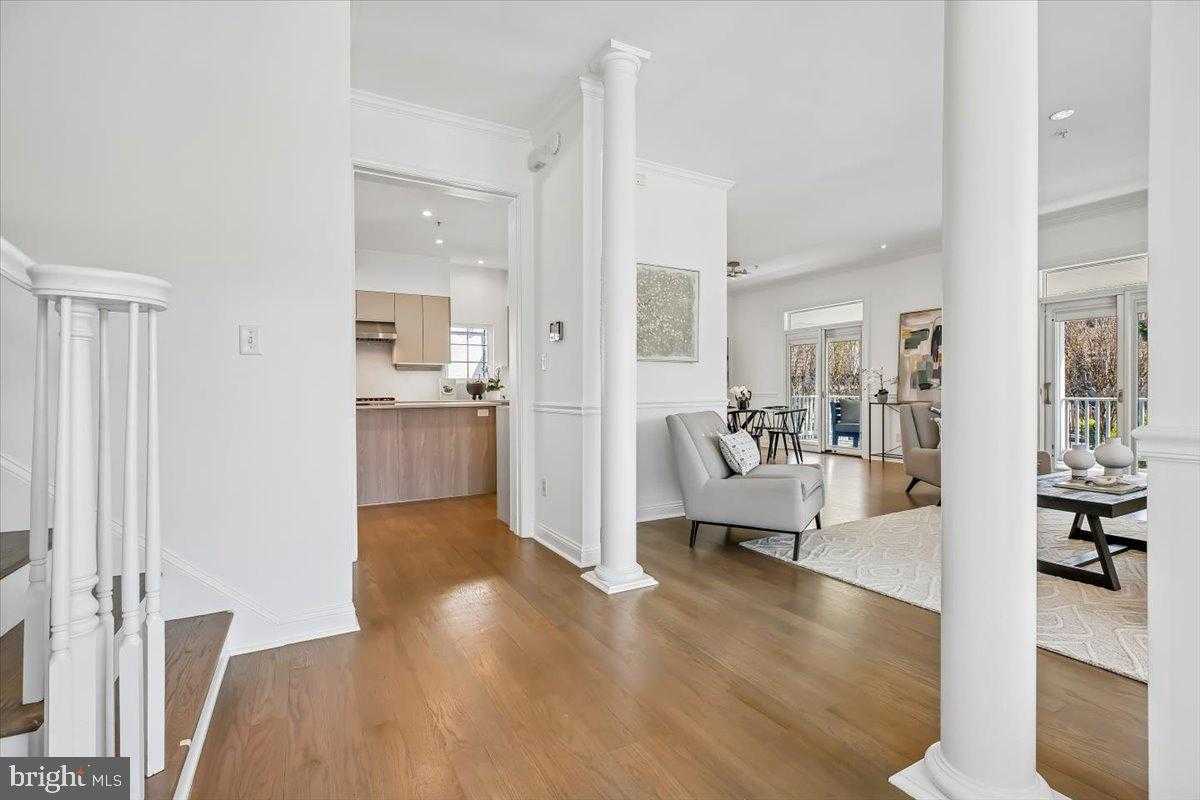 4557 Fairfield Dr photo 7