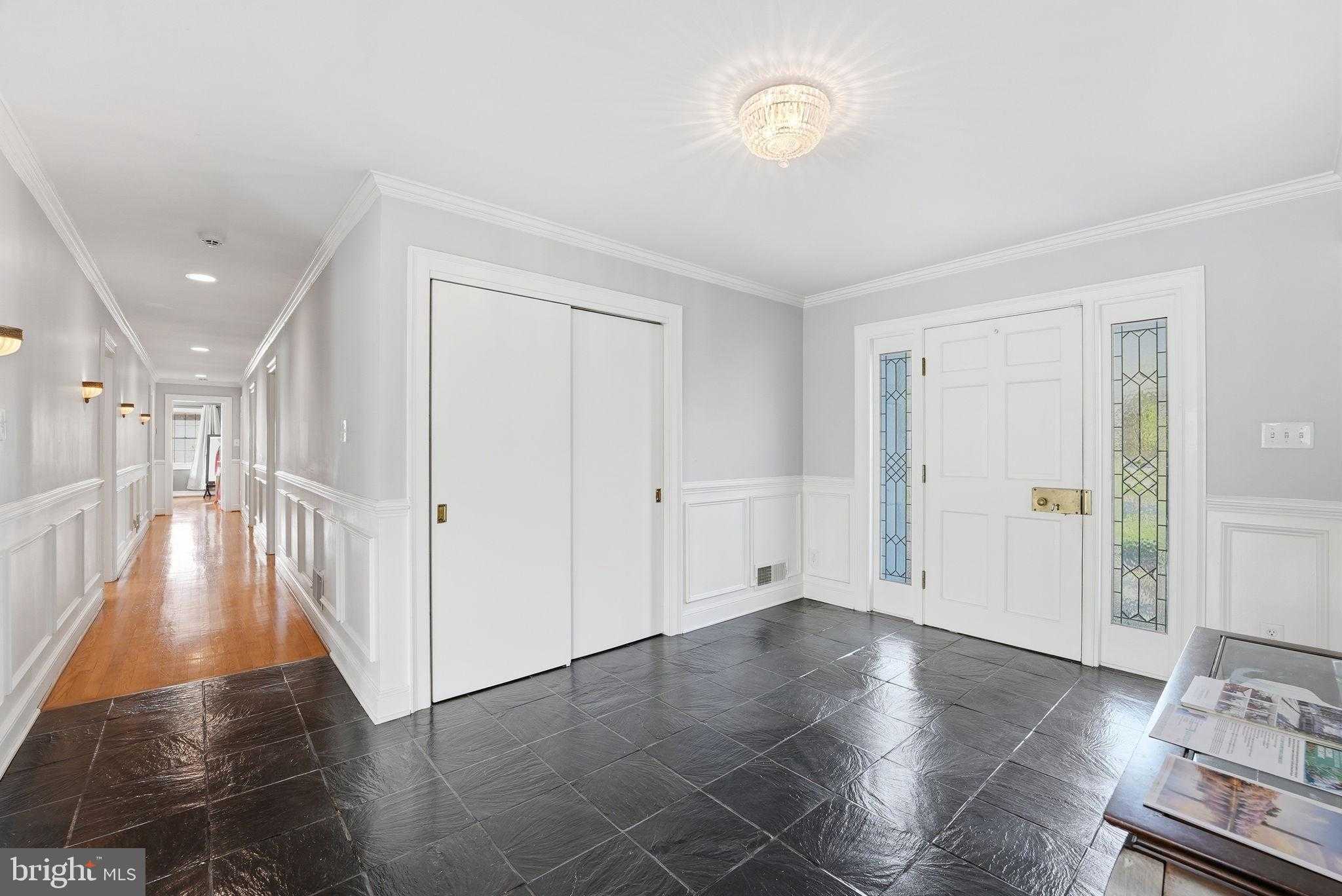 121 River Forest Ln photo 4