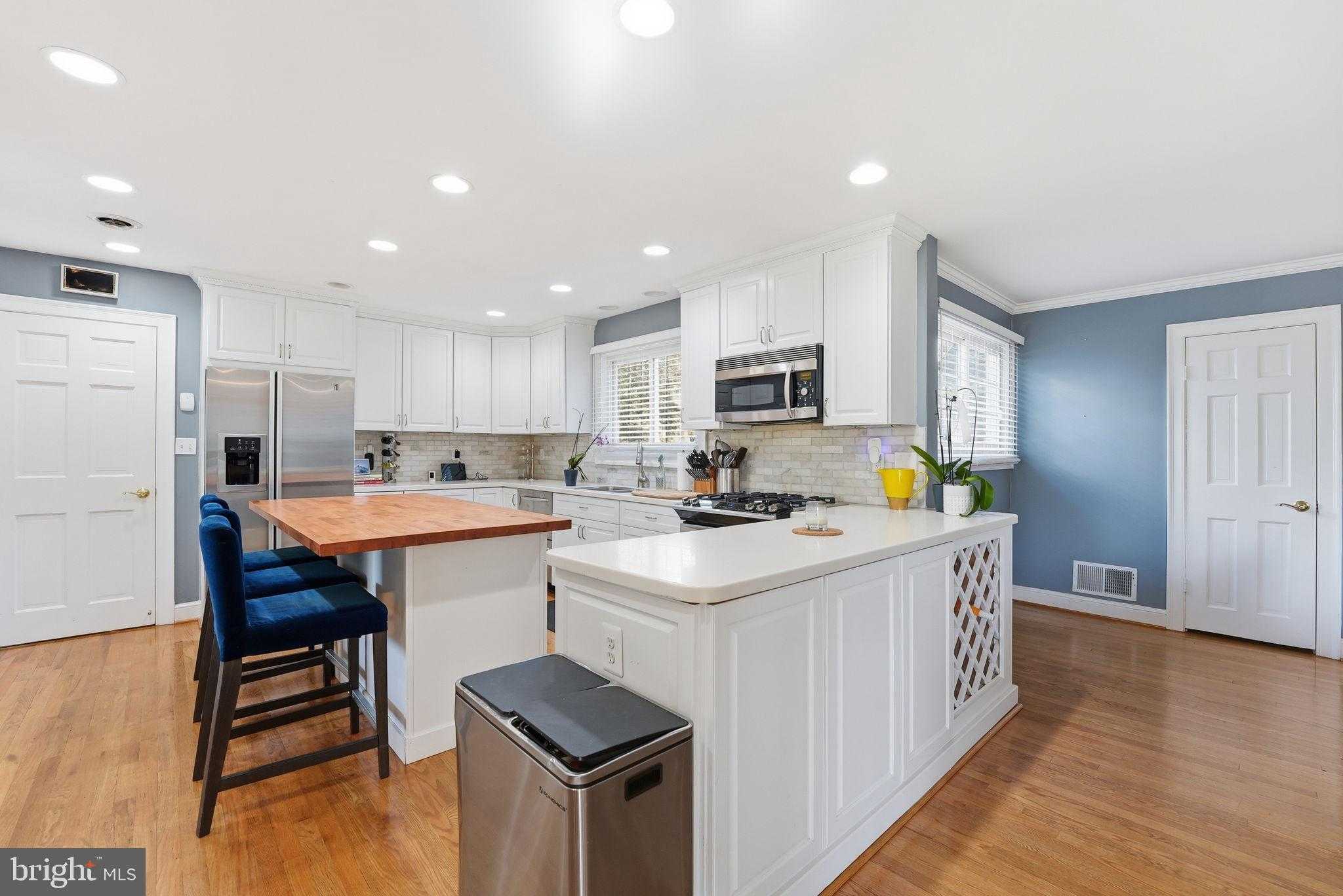 121 River Forest Ln photo 7