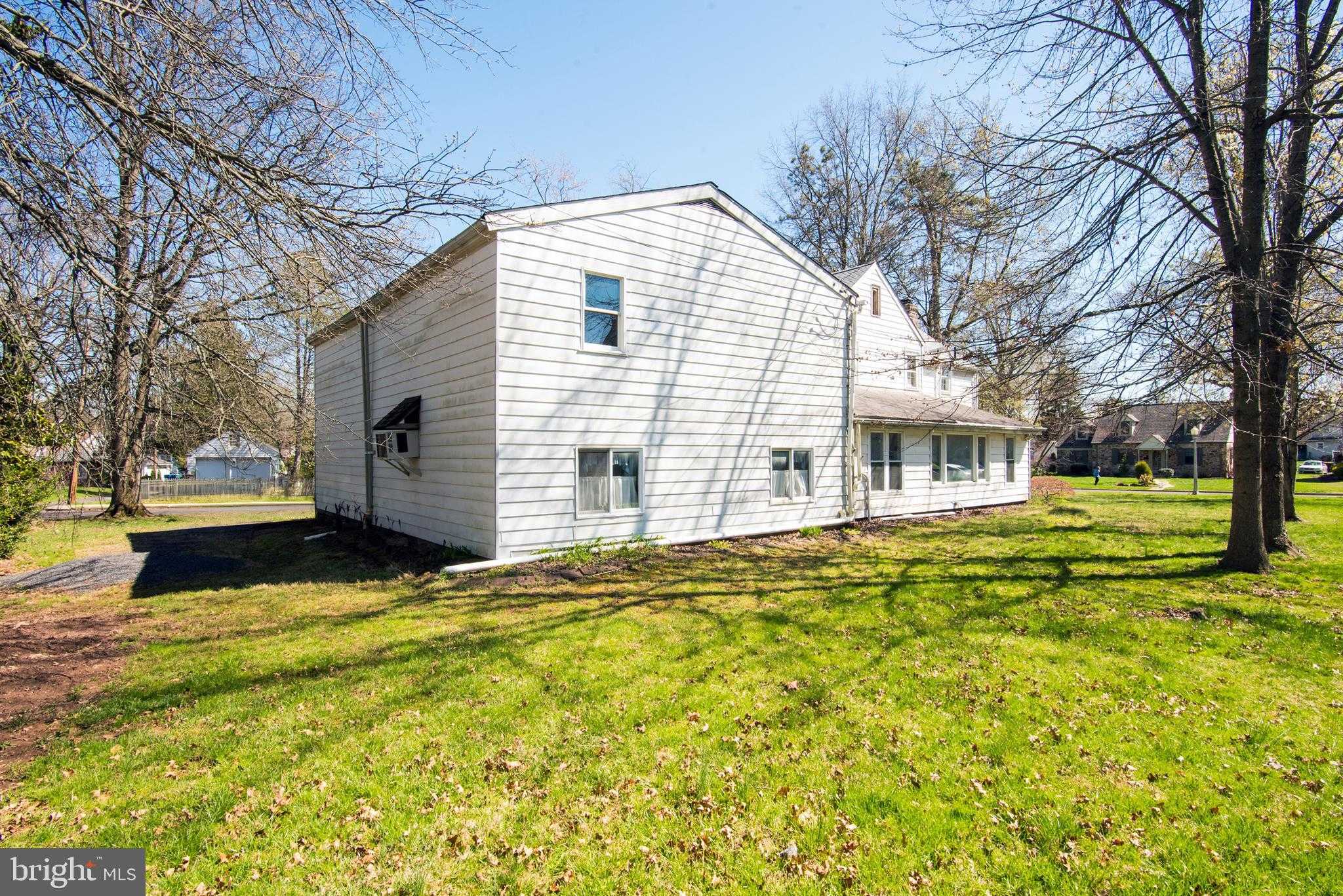 800 Forrest St photo 4