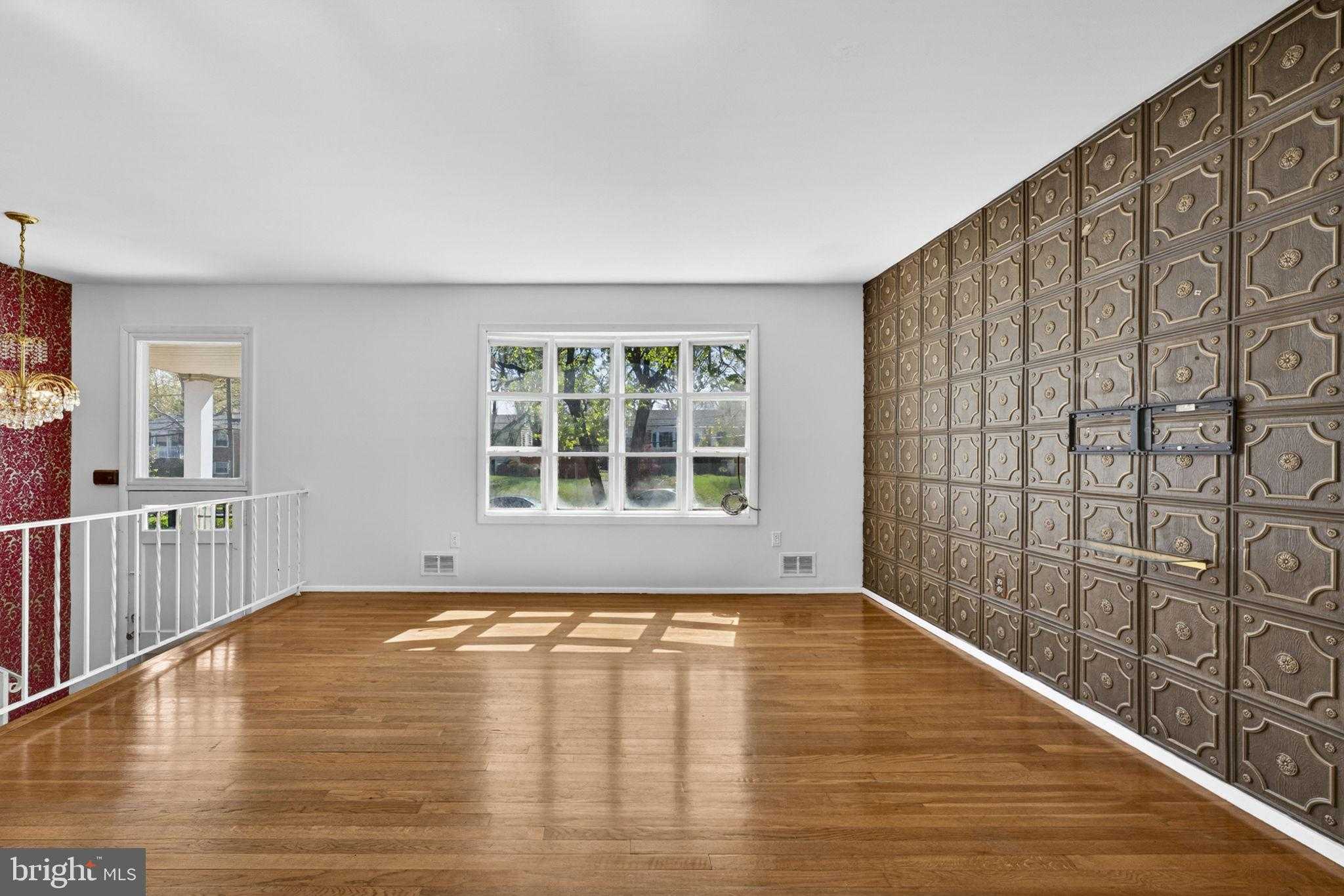 9812 Lomond Dr photo 17