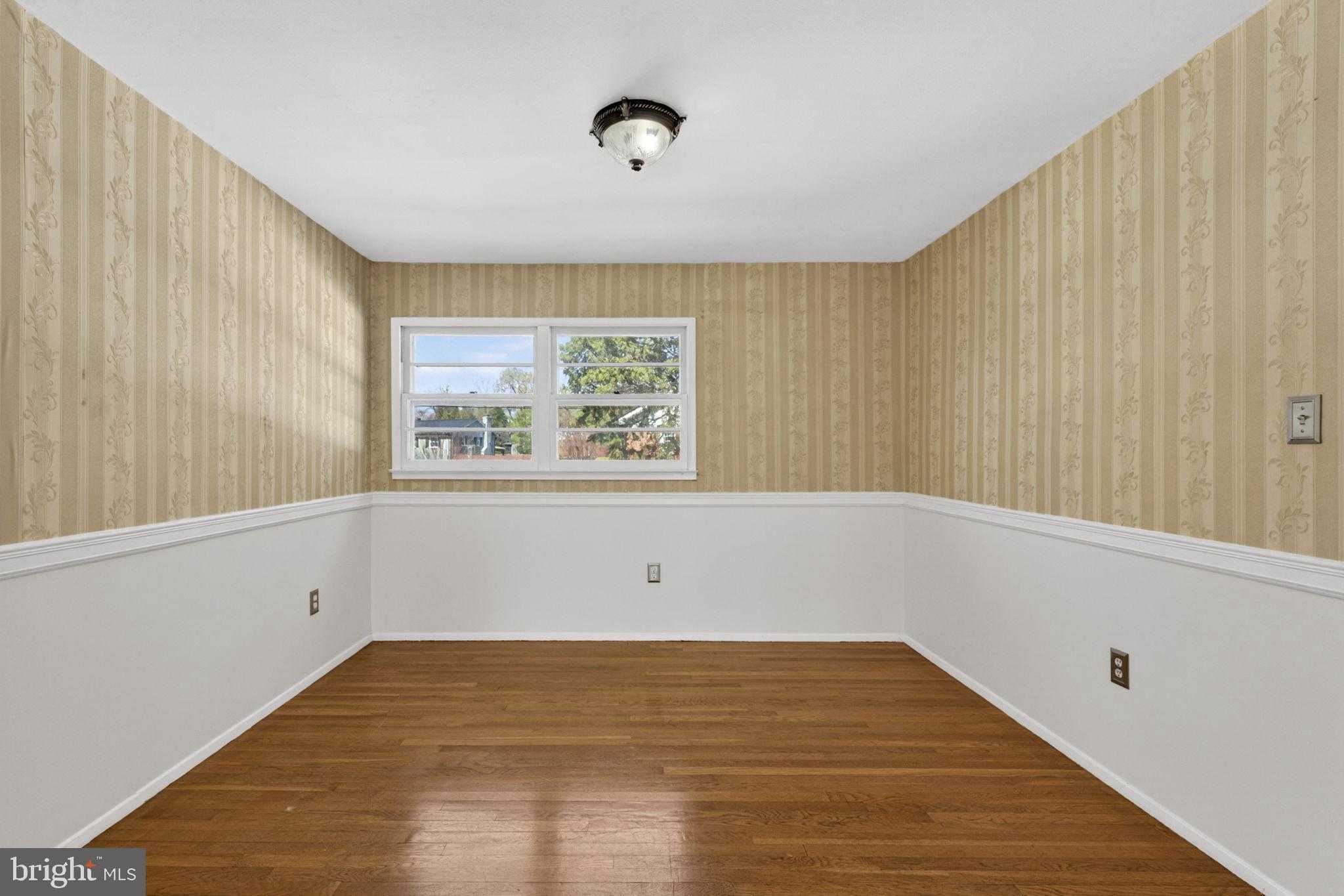 9812 Lomond Dr photo 18