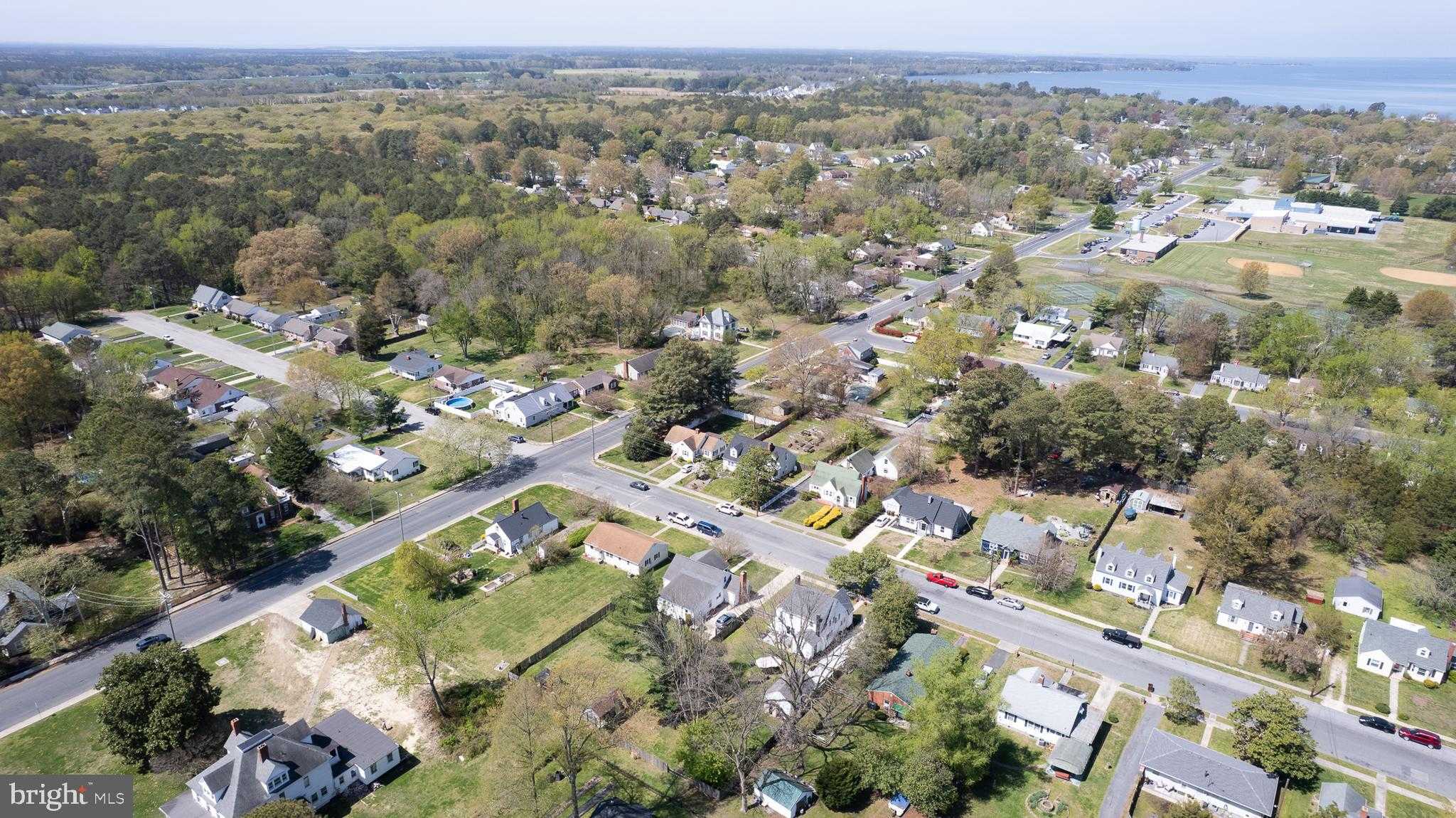 310 Talbot Ave photo 68