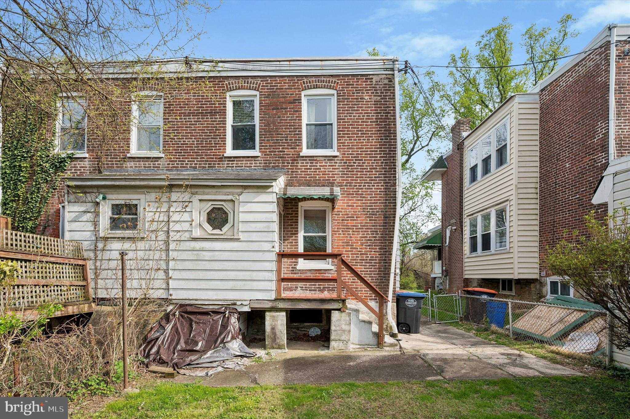 1008 E 18th St photo 24