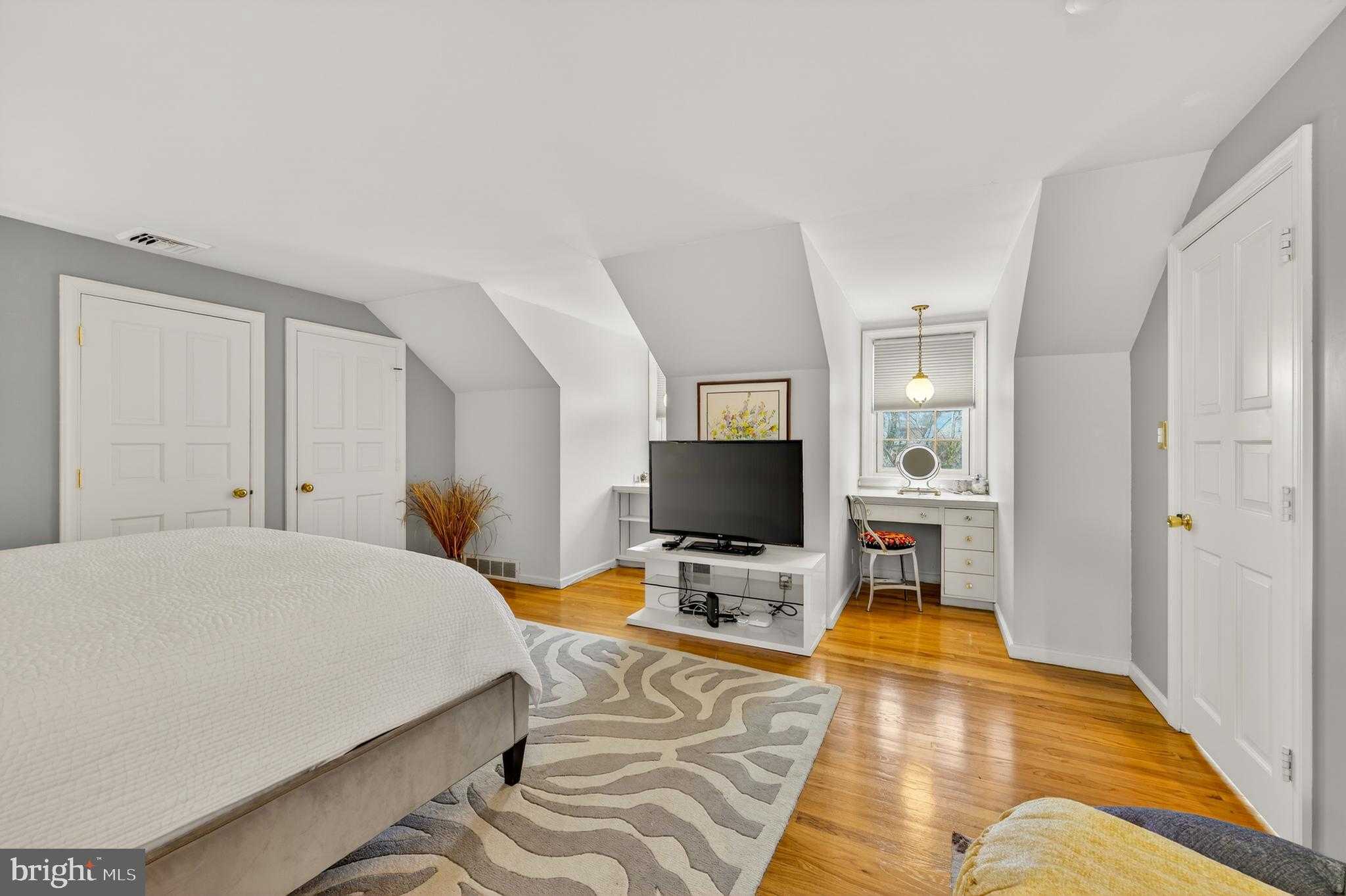 2011 Sycamore St photo 61