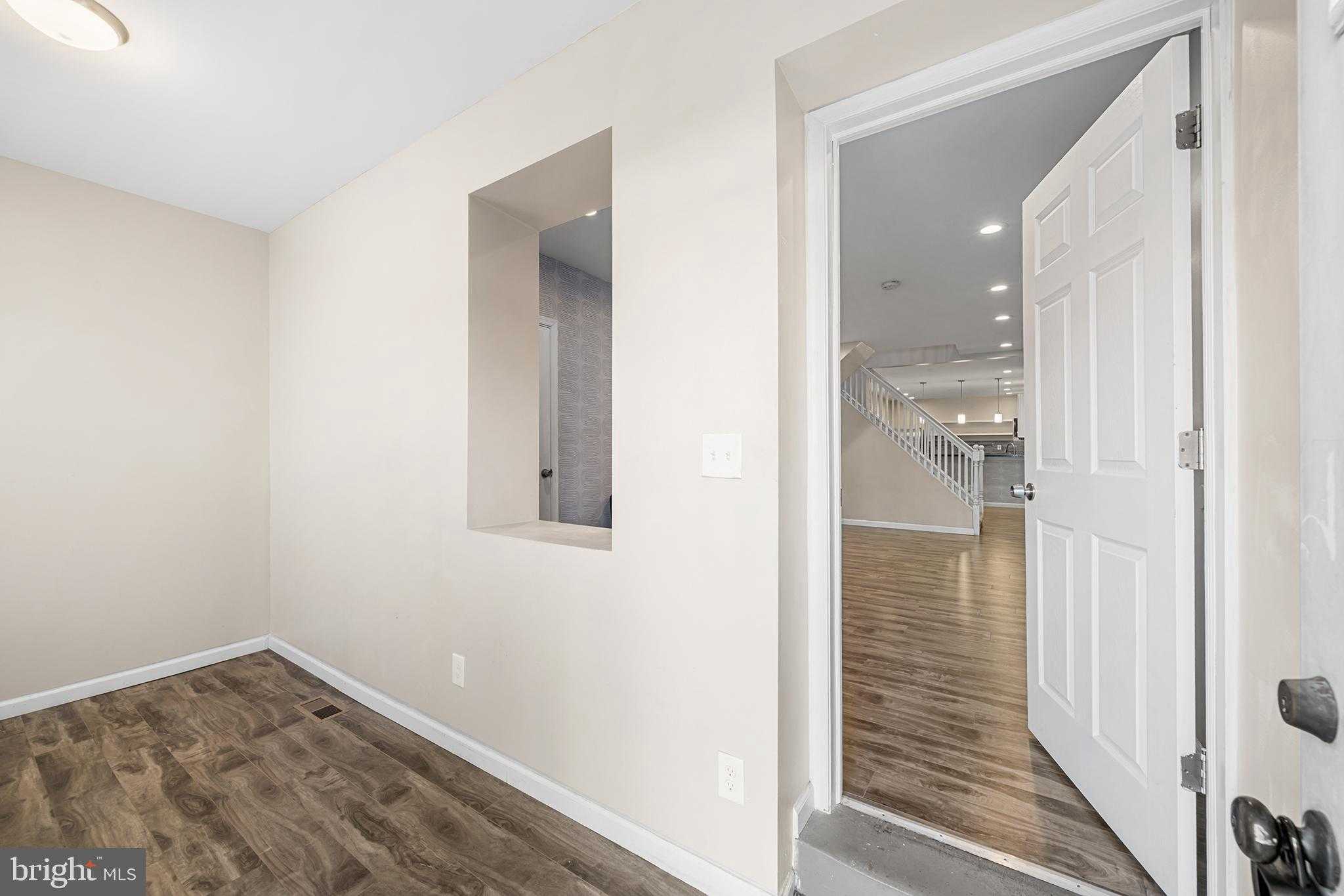 743 S 52nd St photo 16