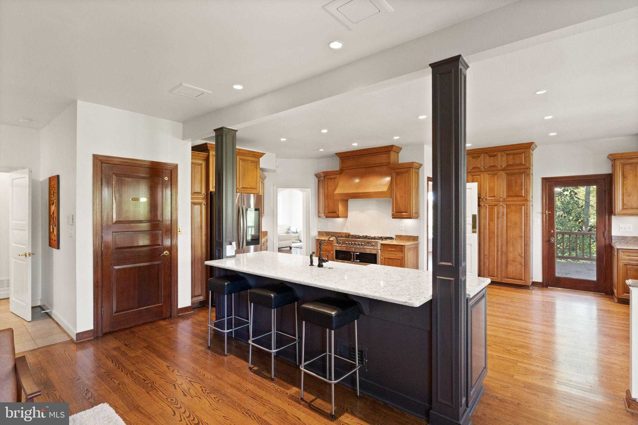 4015 N Randolph St photo 32