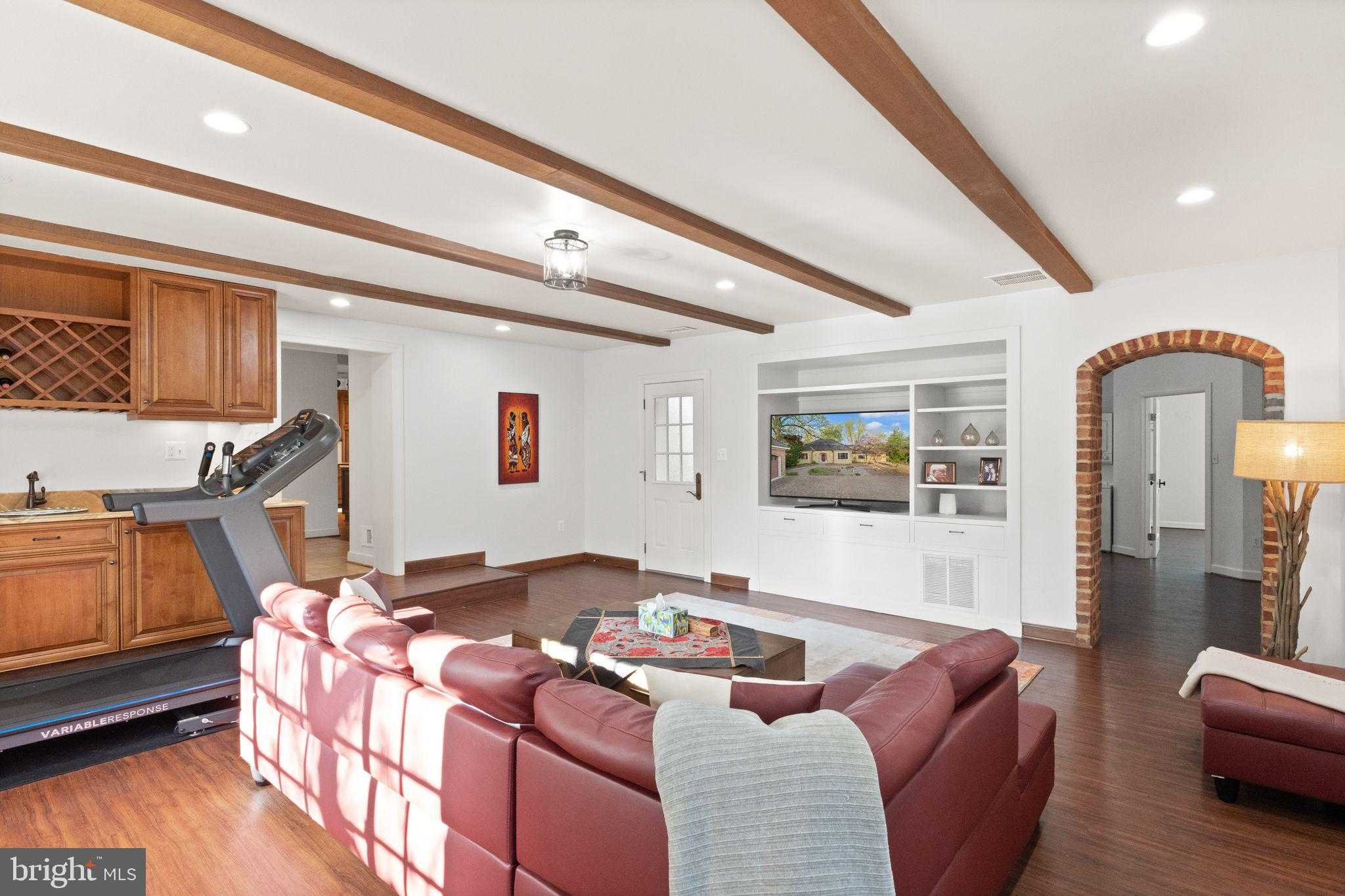 4015 N Randolph St photo 38