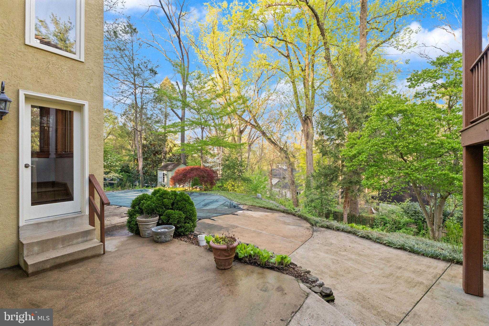 4015 N Randolph St photo 86