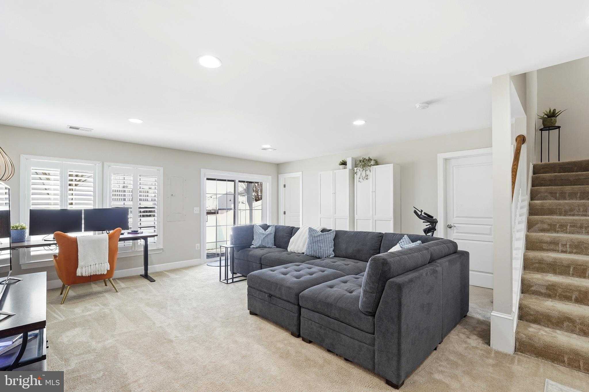 1723 Granville CT photo 33