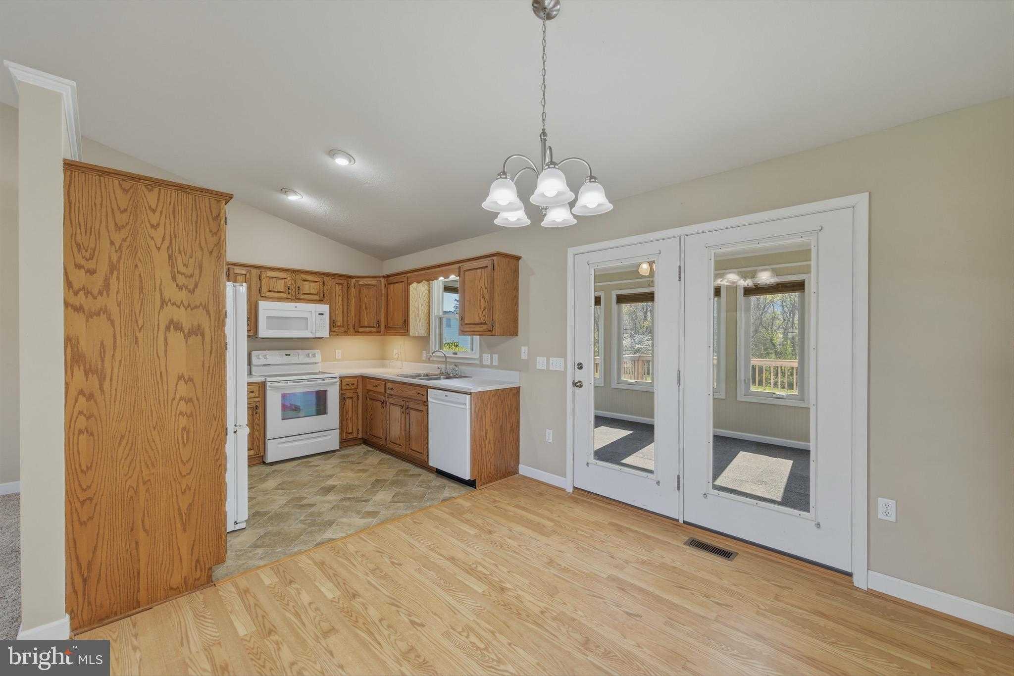 515 Hollingsworth Rd photo 7