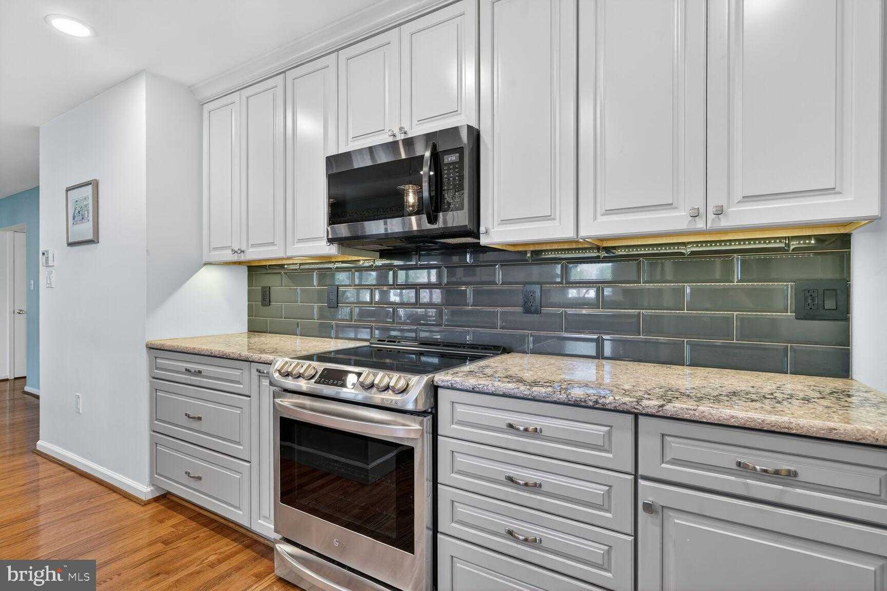 14740 Carona Dr photo 17