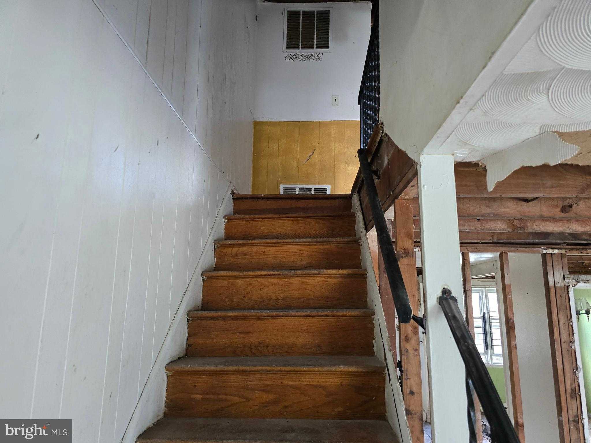 5542 Whitby Rd photo 17