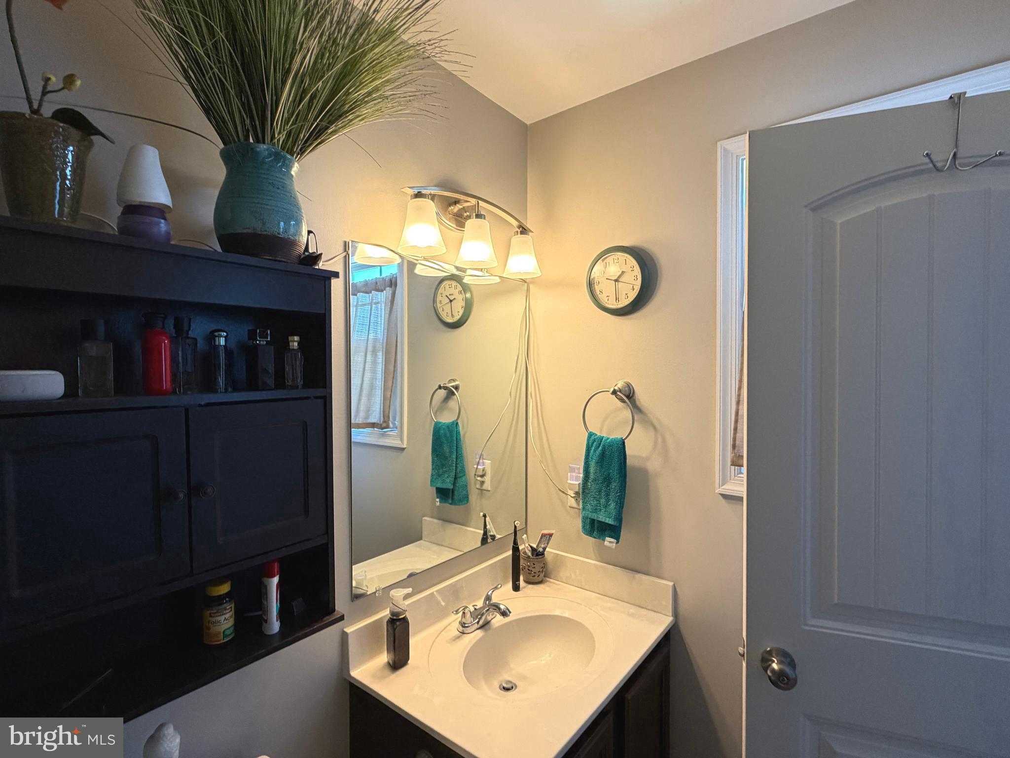 522 Charles Ave photo 43