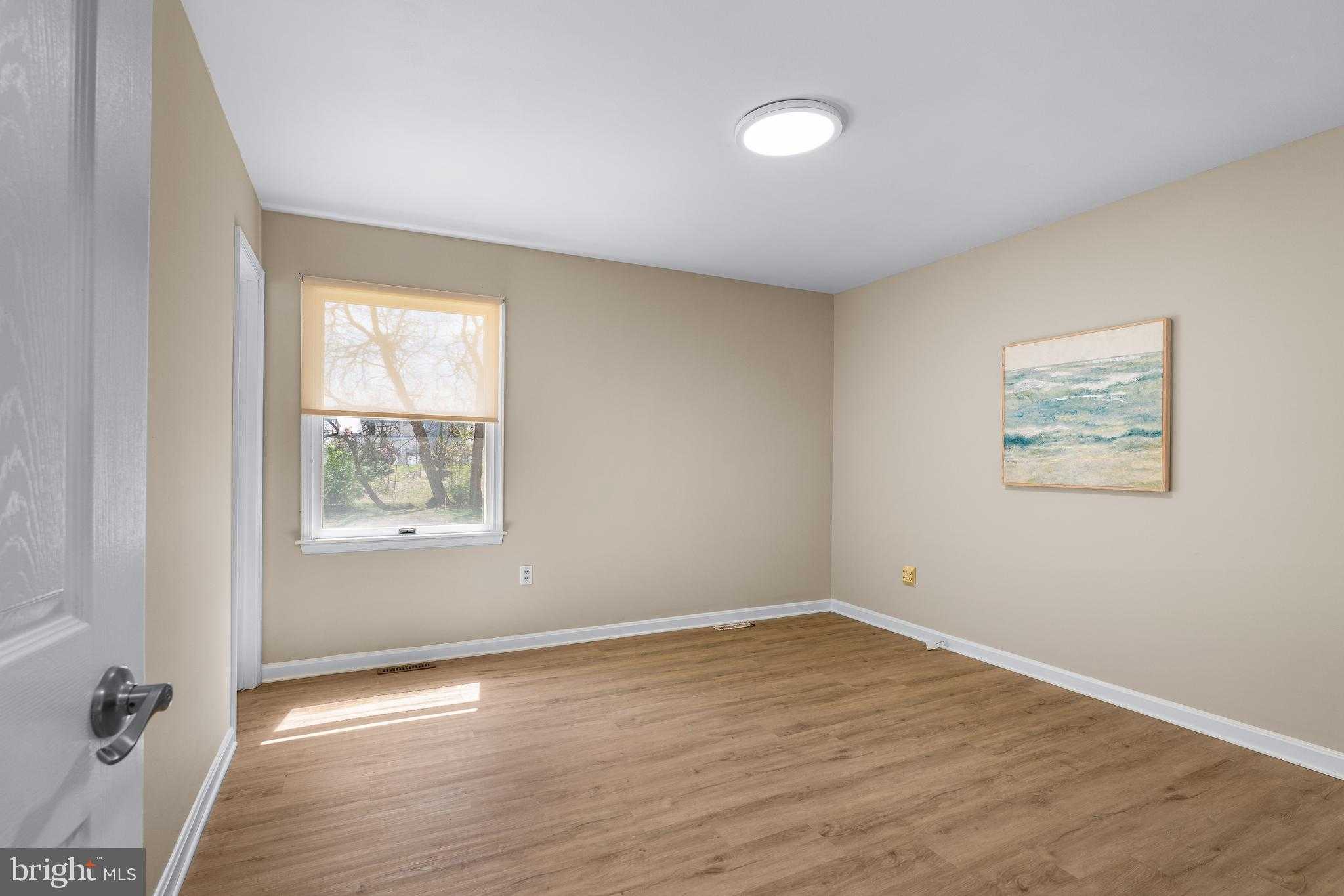 76 Sarah Dr photo 16