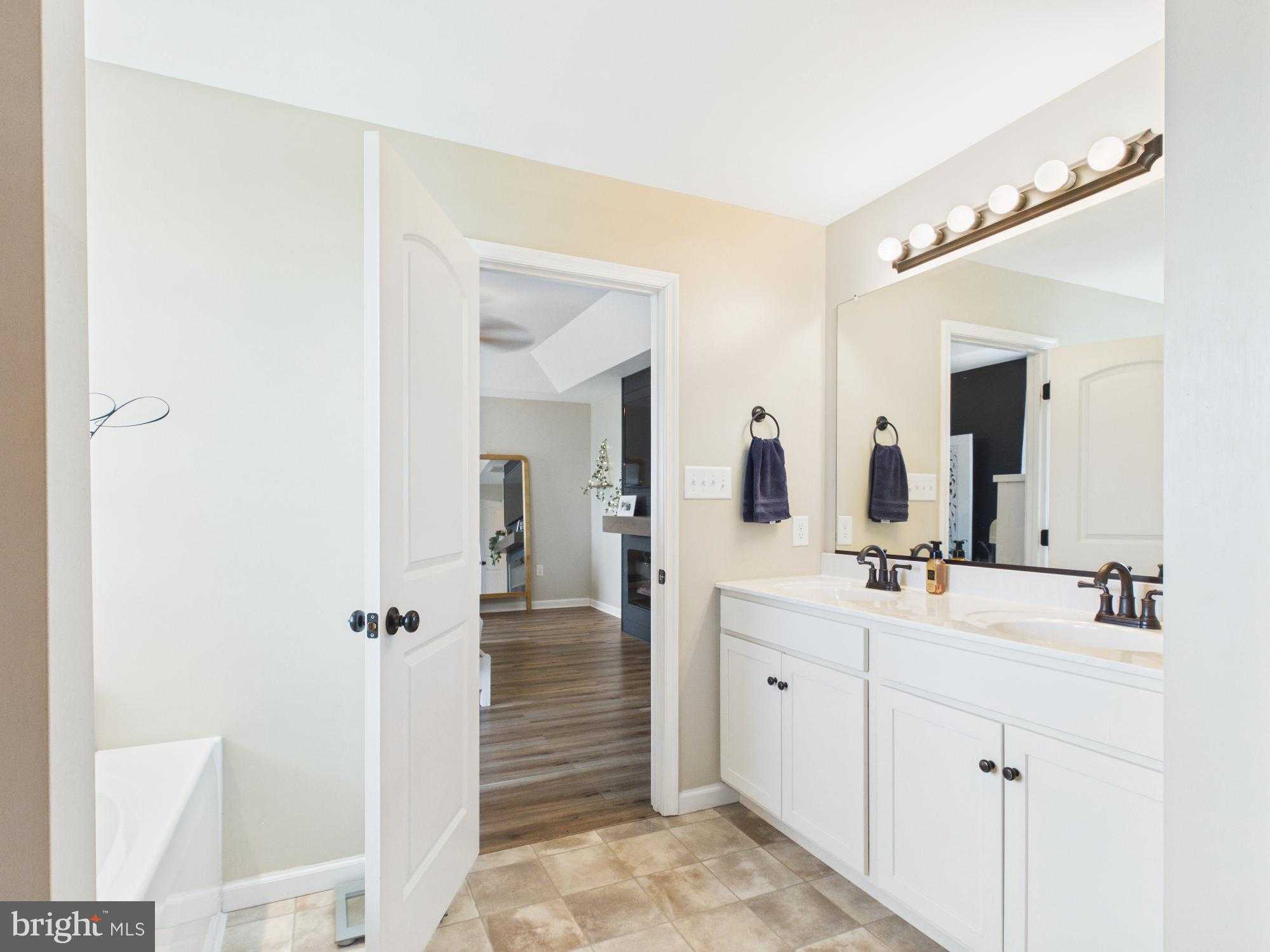 32 Azera Dr photo 48