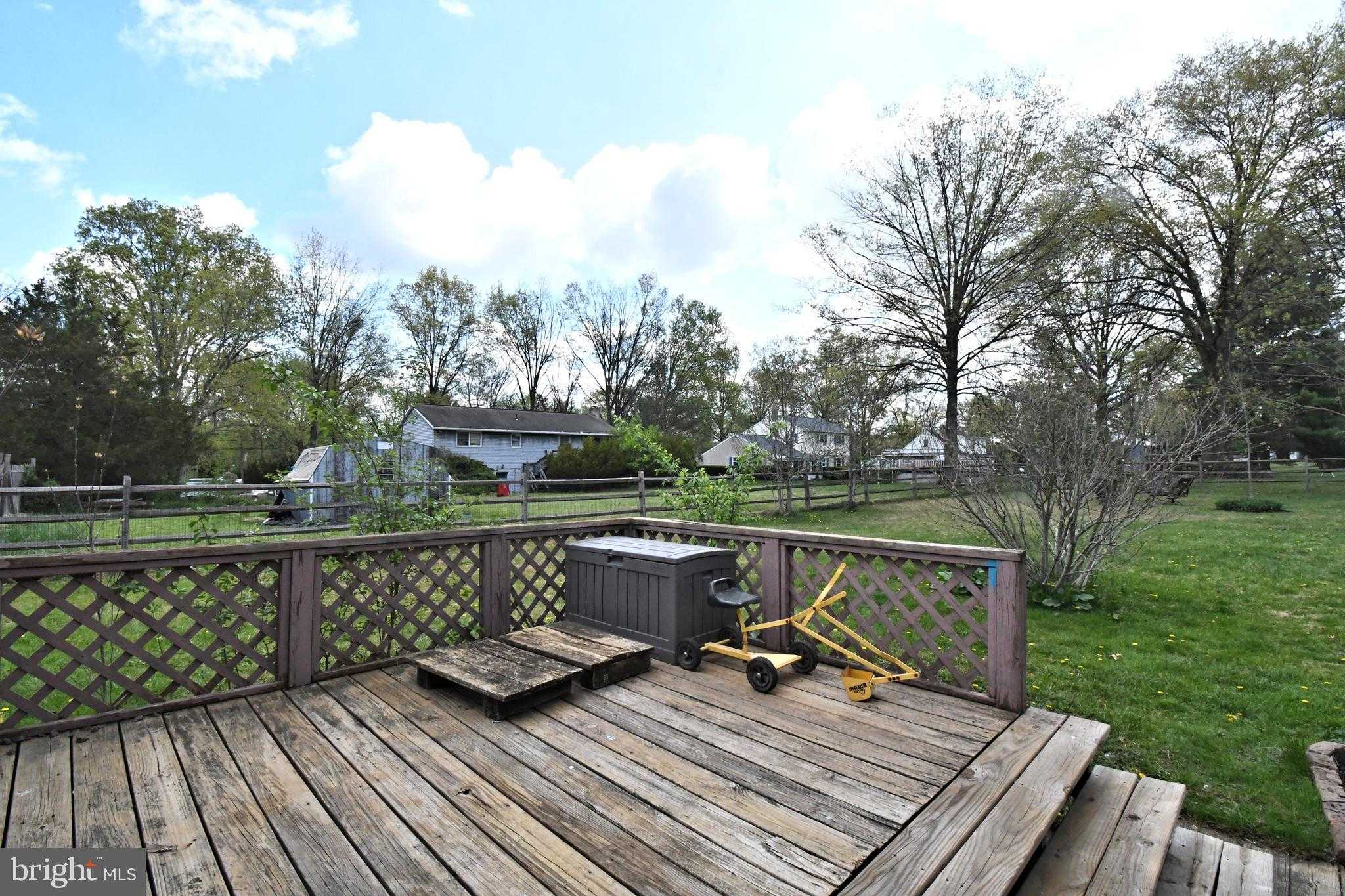 692 Hause Ave photo 44