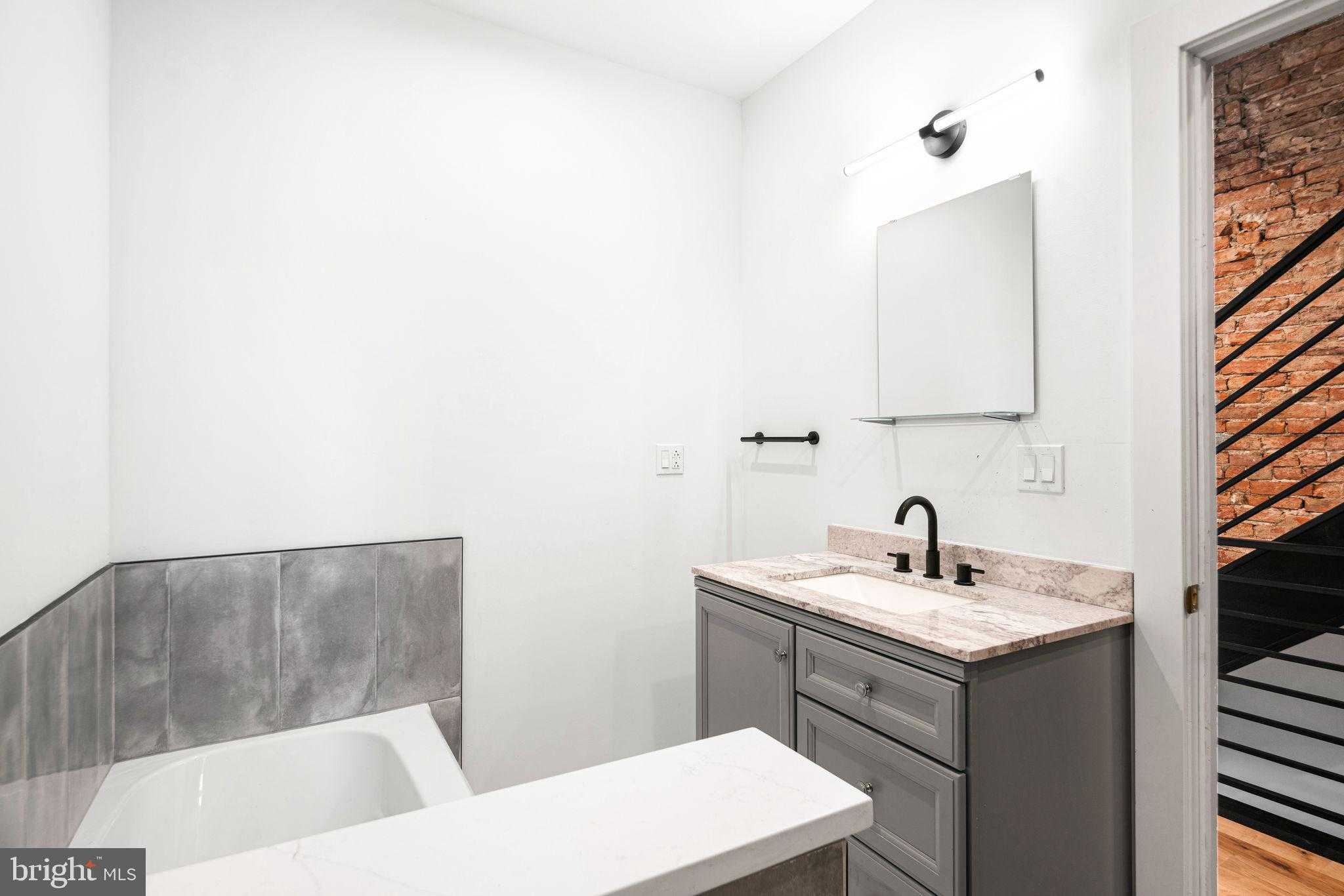 1329 Dickinson St photo 16