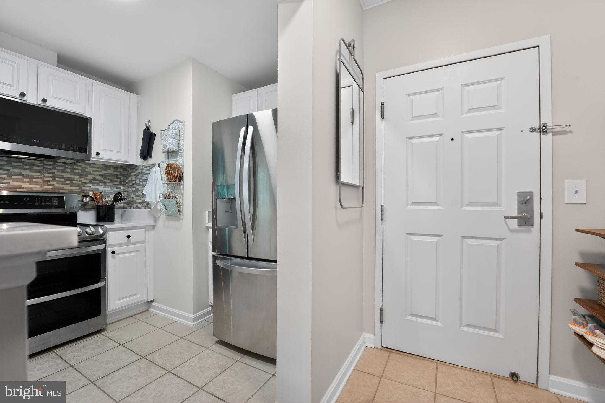 23 Pierside Dr Apt 215 photo 9