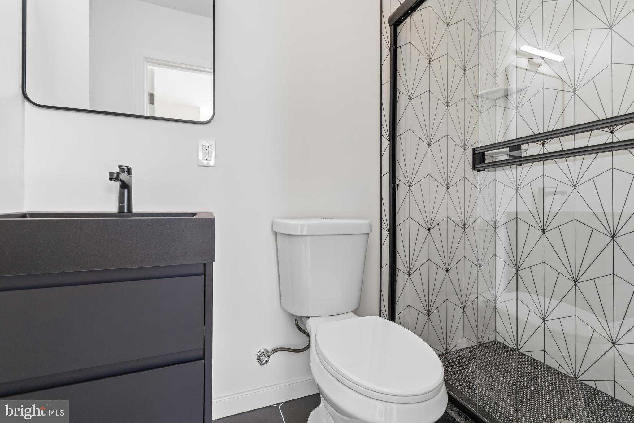 1724 N Edgewood St photo 23