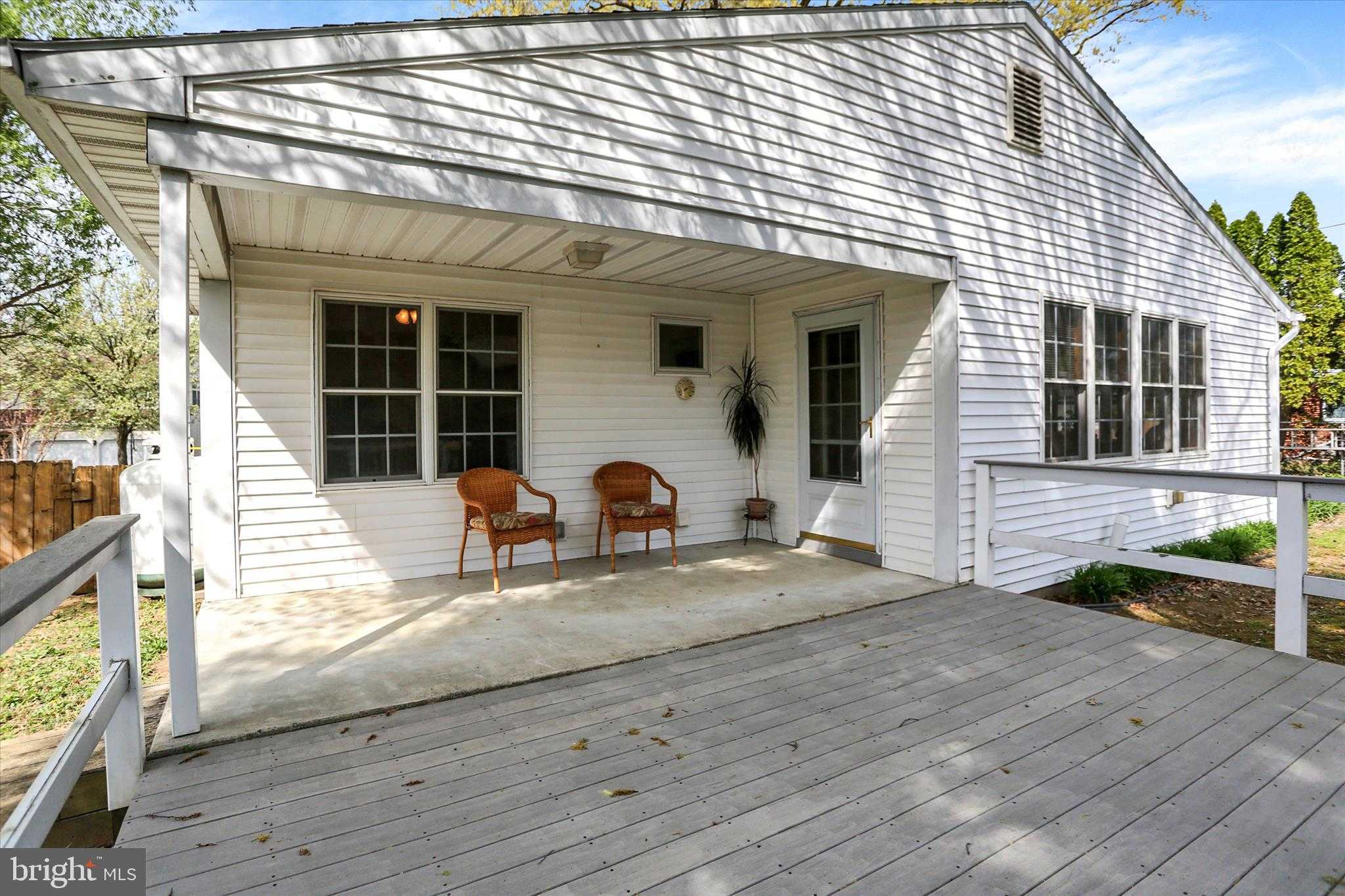 124 Levan St photo 37