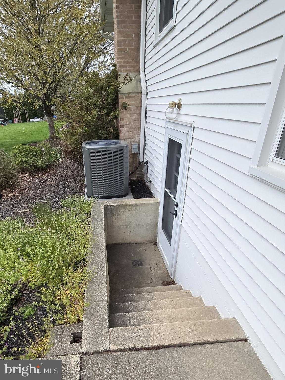 2382 Spruce St photo 39