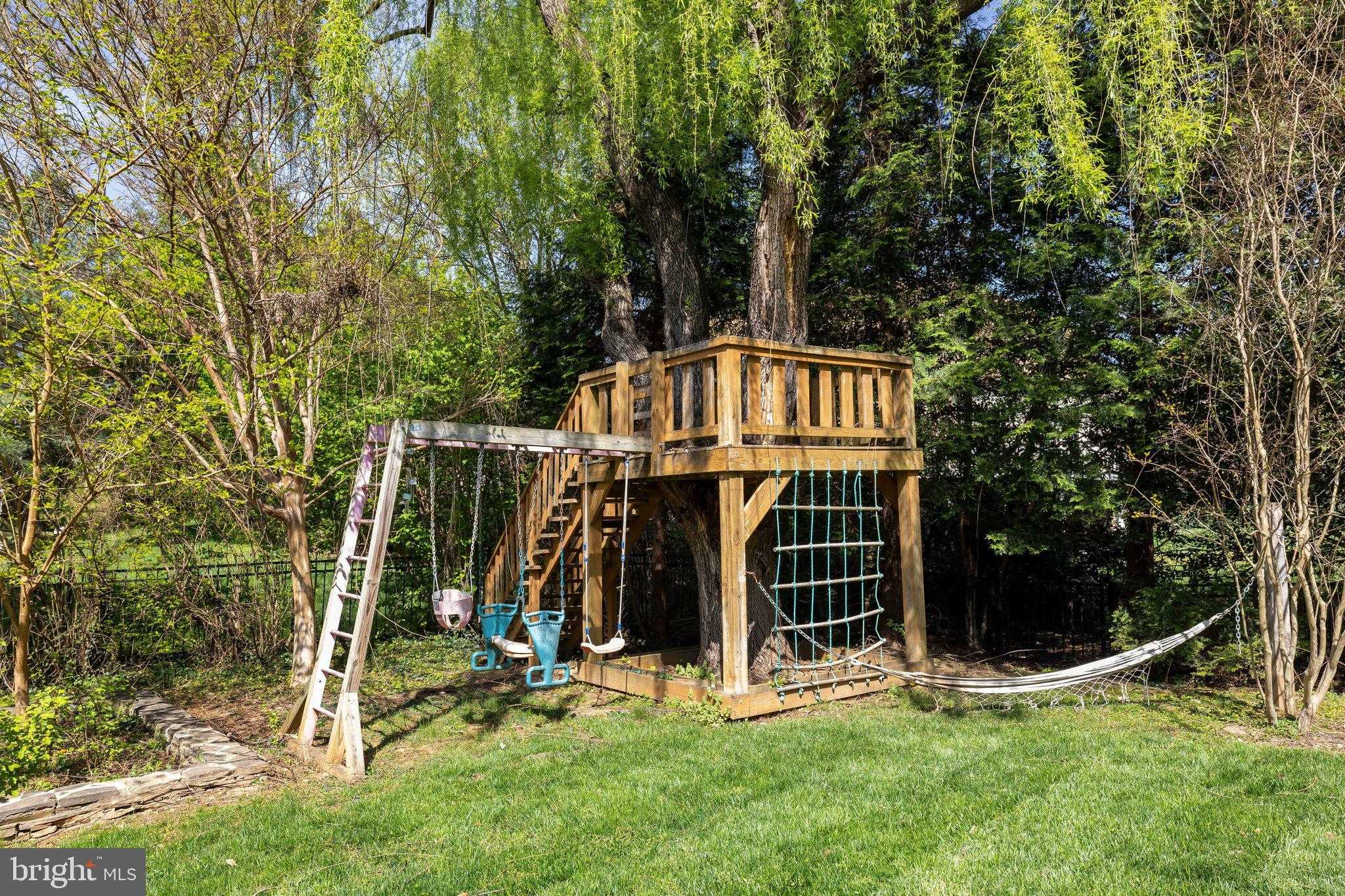 1411 Woodhurst Blvd photo 97