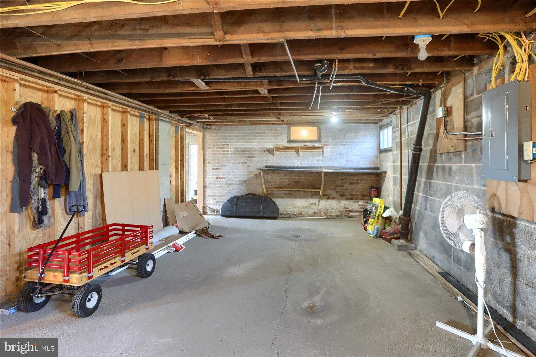 525 Harvard St photo 23