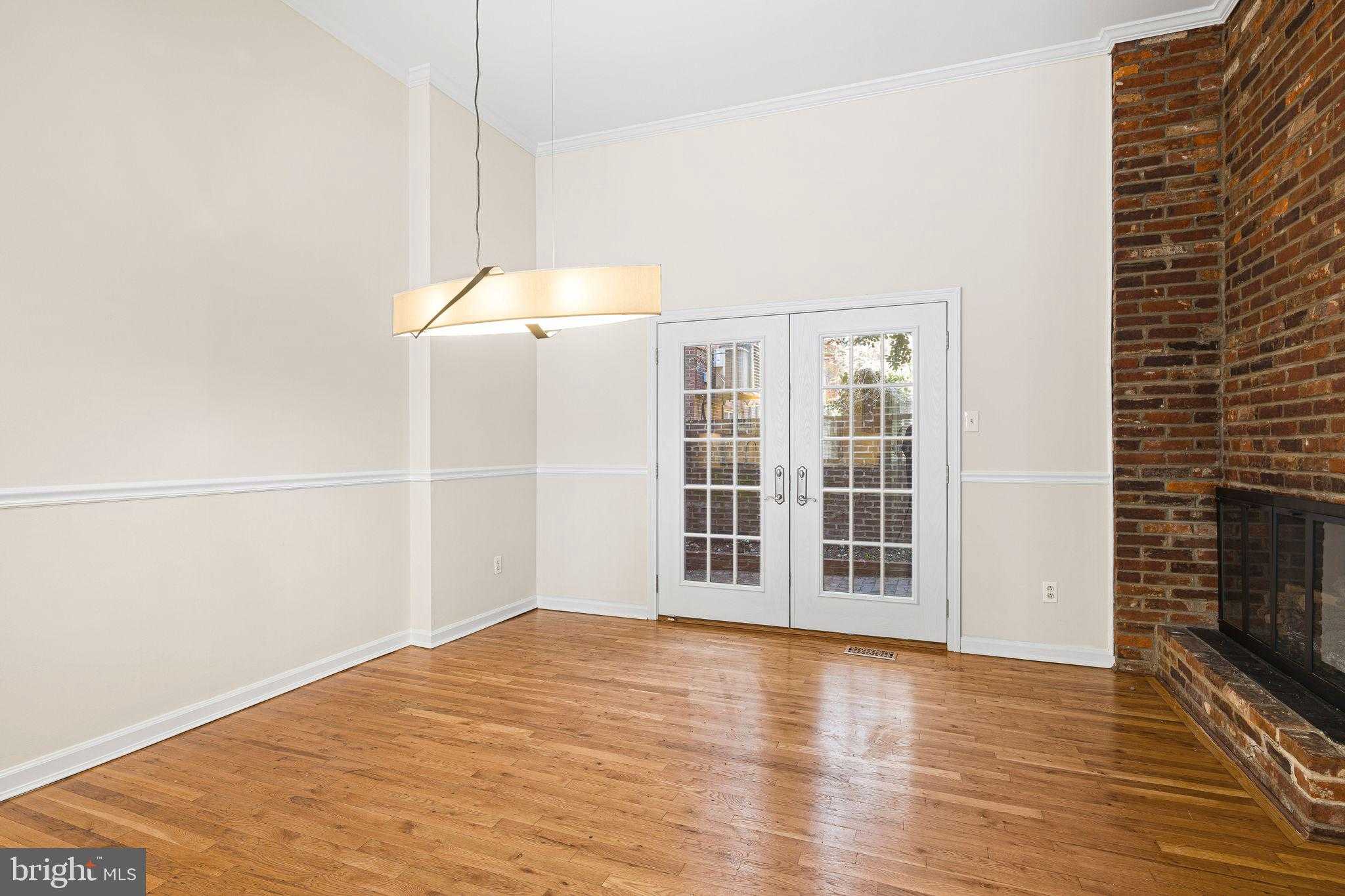 1115 Lombard St photo 11