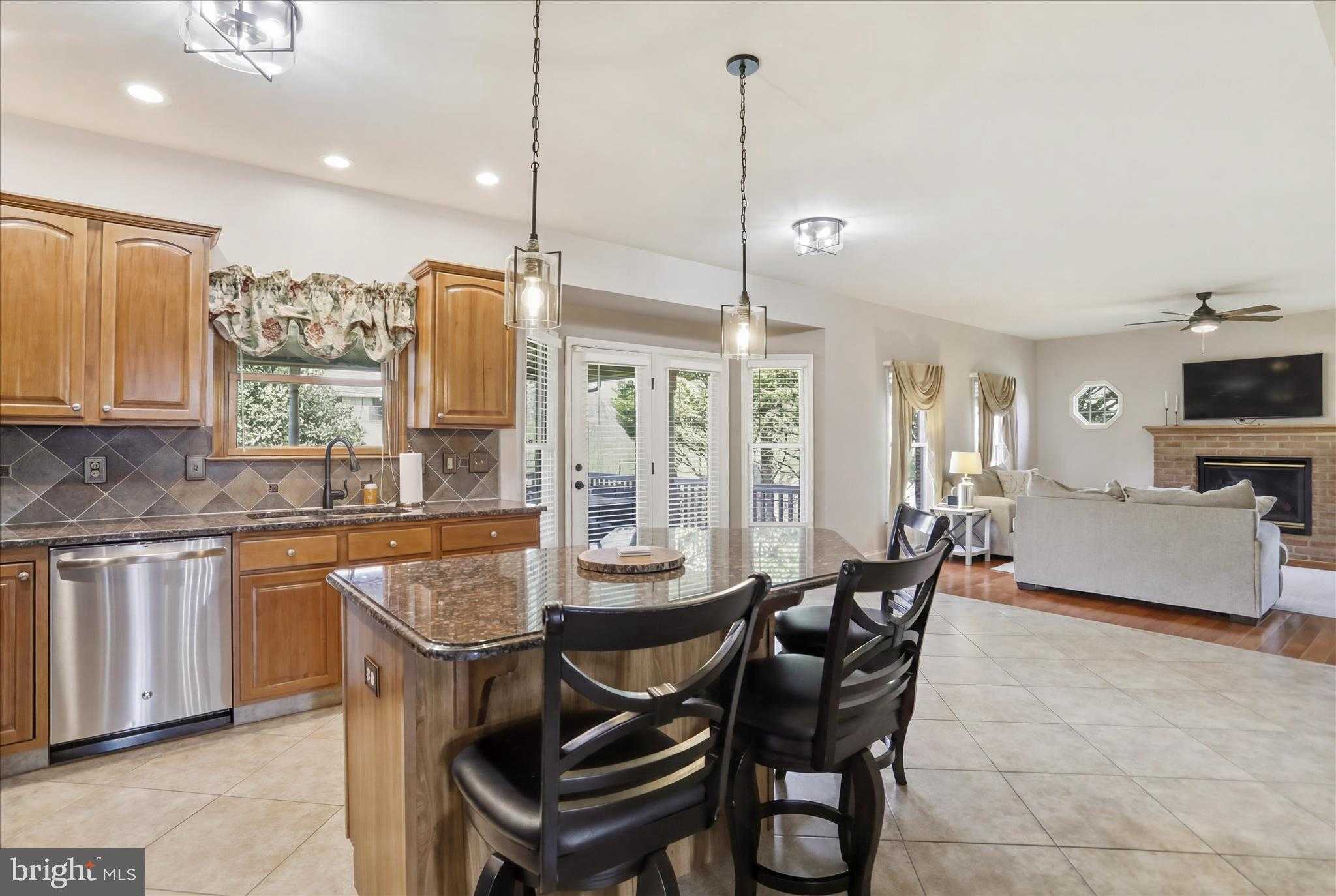 220 Montclair CT photo 10