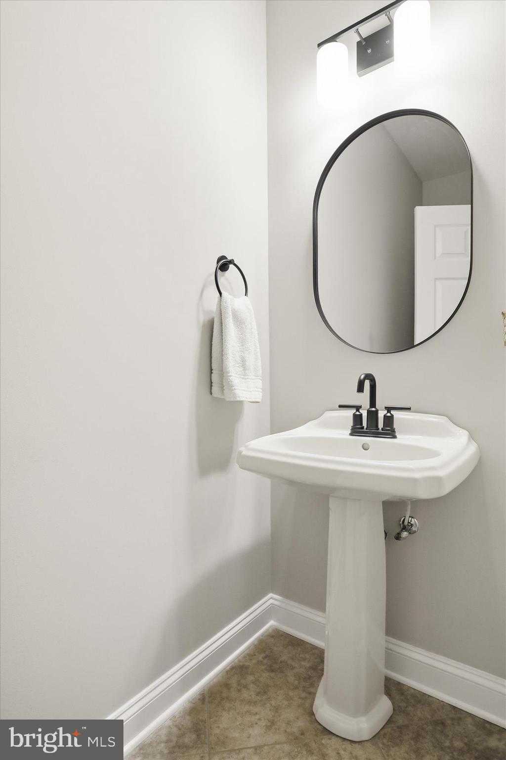 220 Montclair CT photo 21