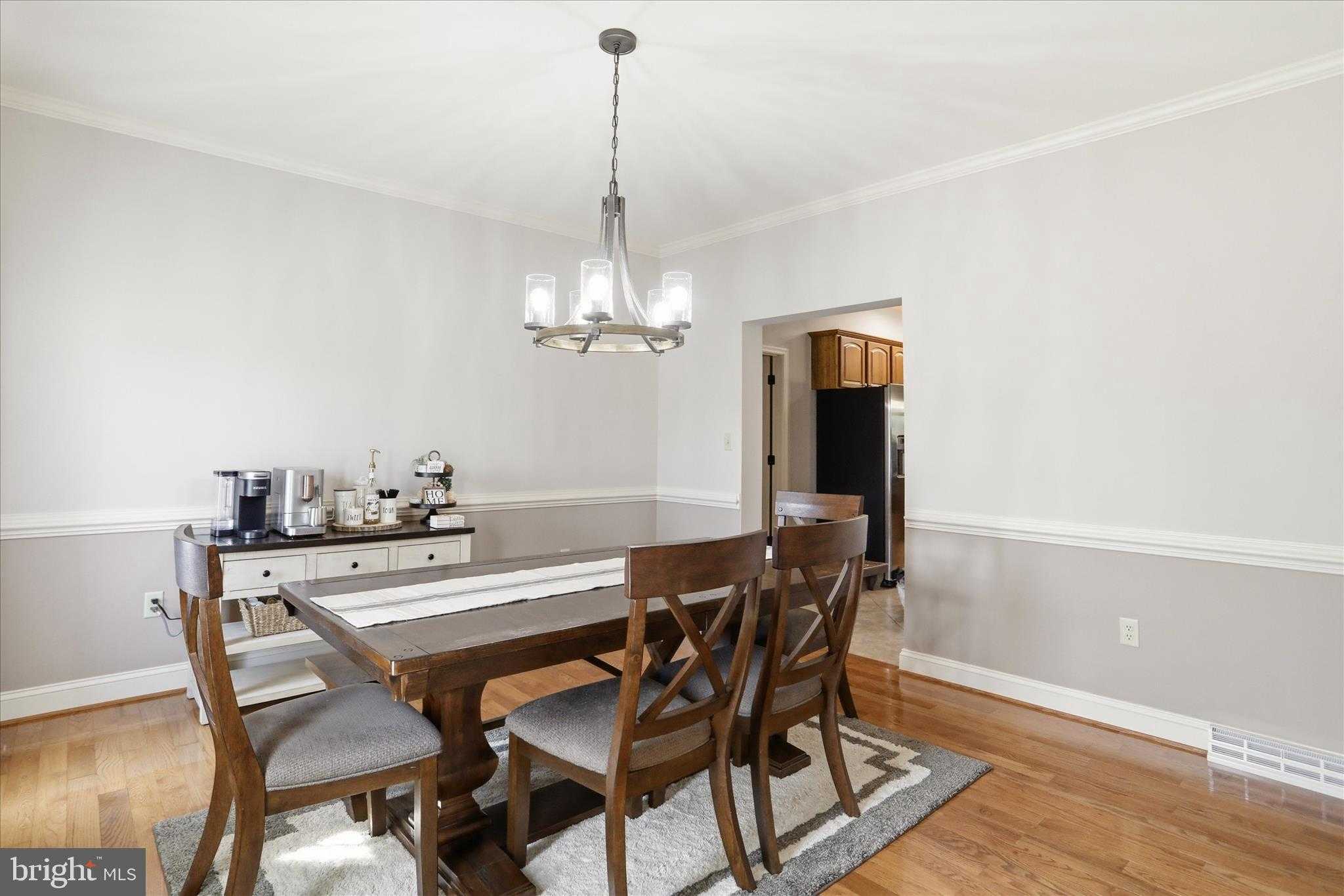 220 Montclair CT photo 9