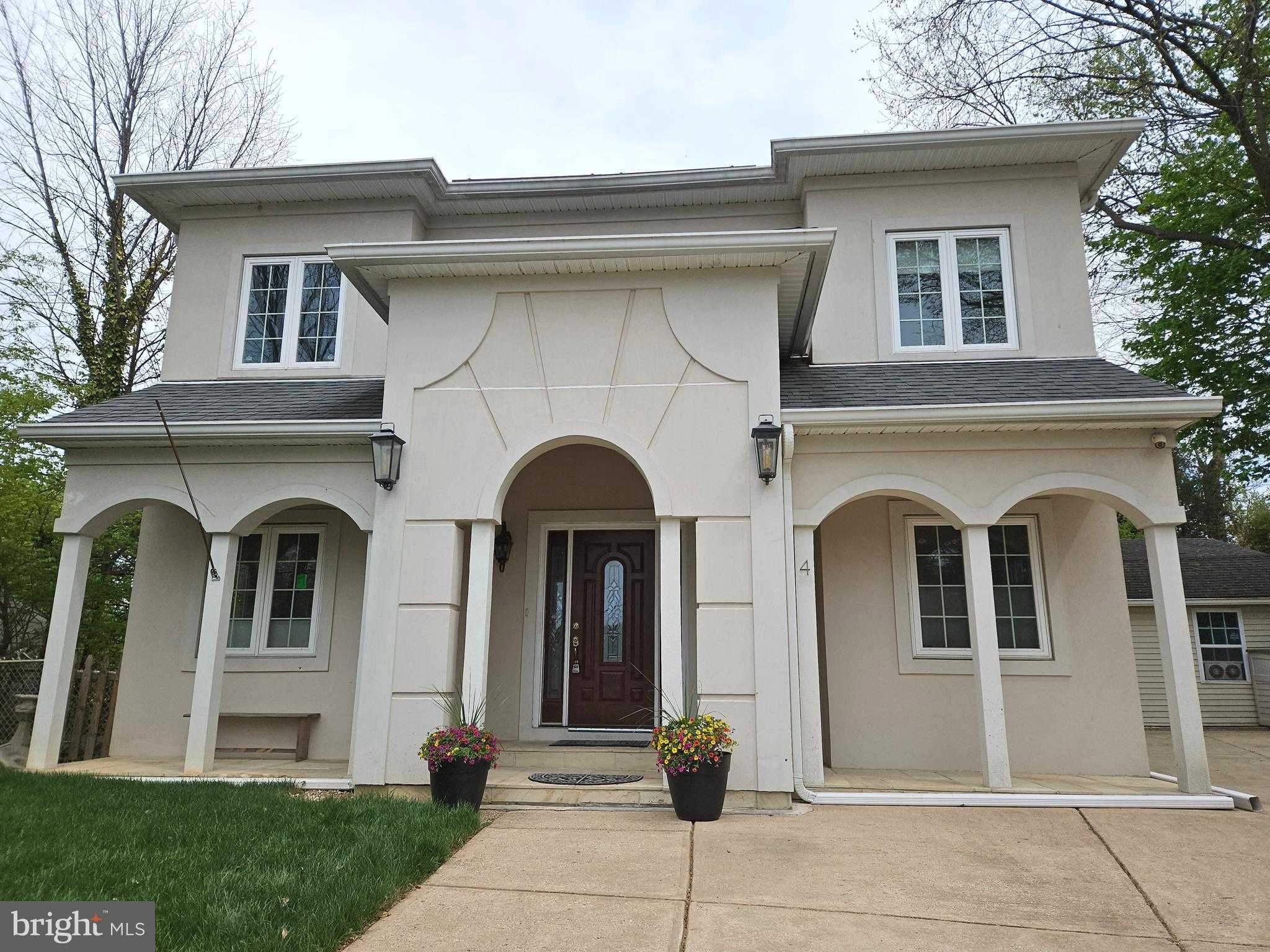 4 Burgundy CT, Rockville