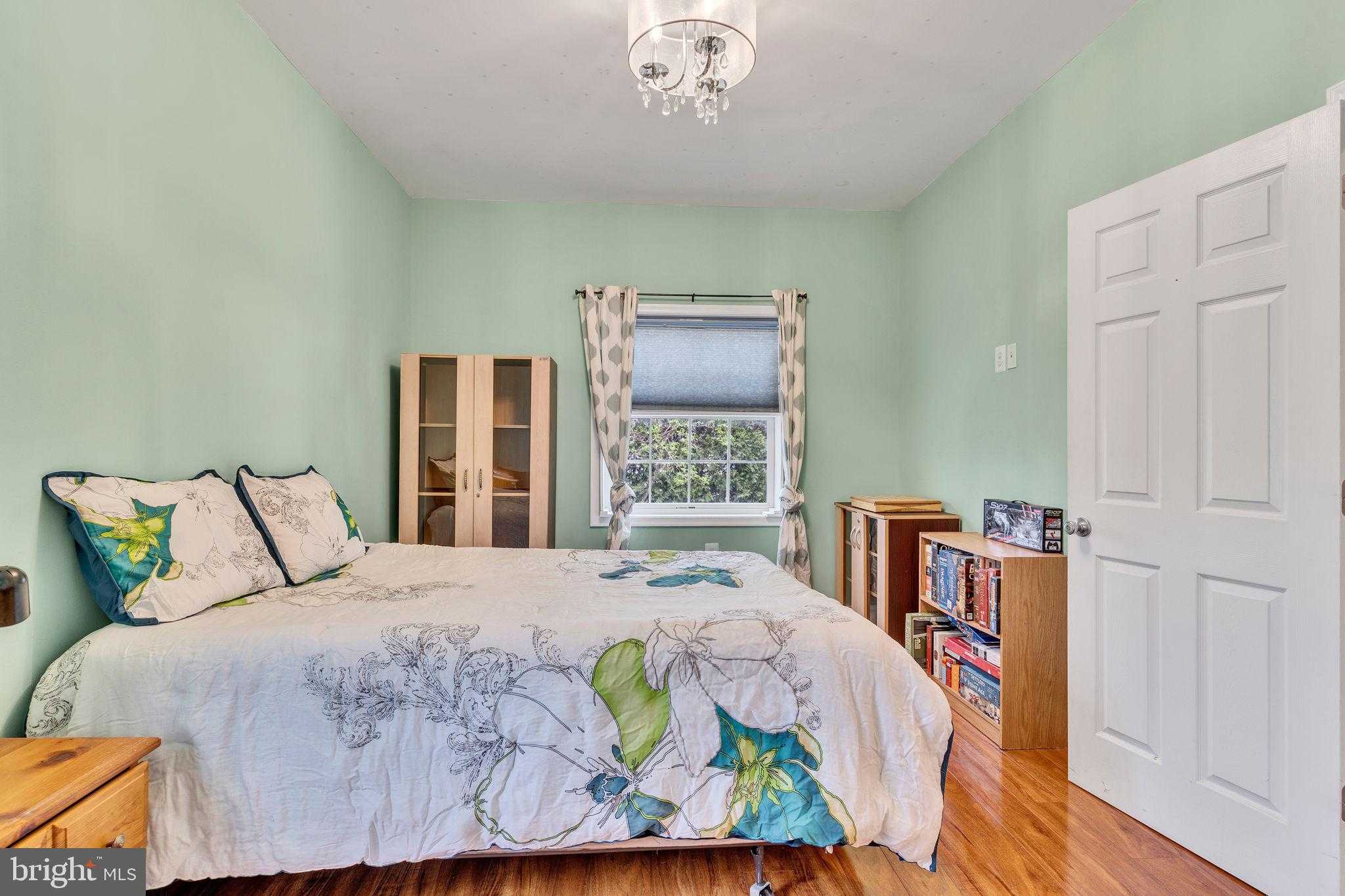 4 Burgundy CT photo 53