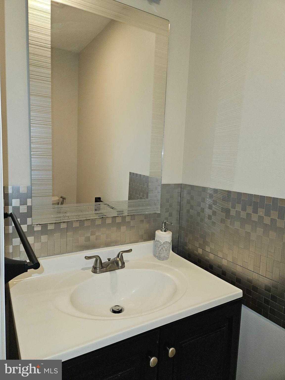 4 Burgundy CT photo 69