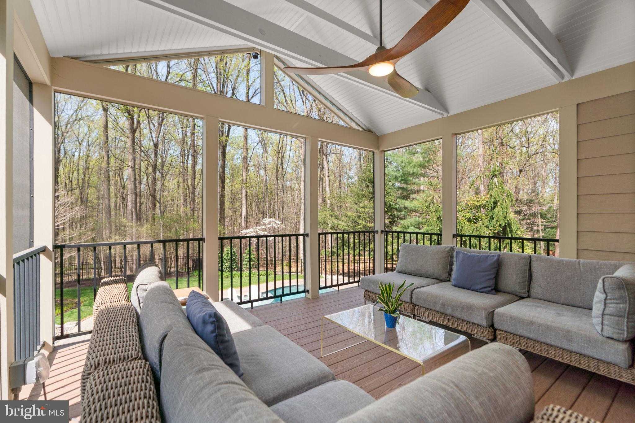 7310 Meadow Wood Way photo 12